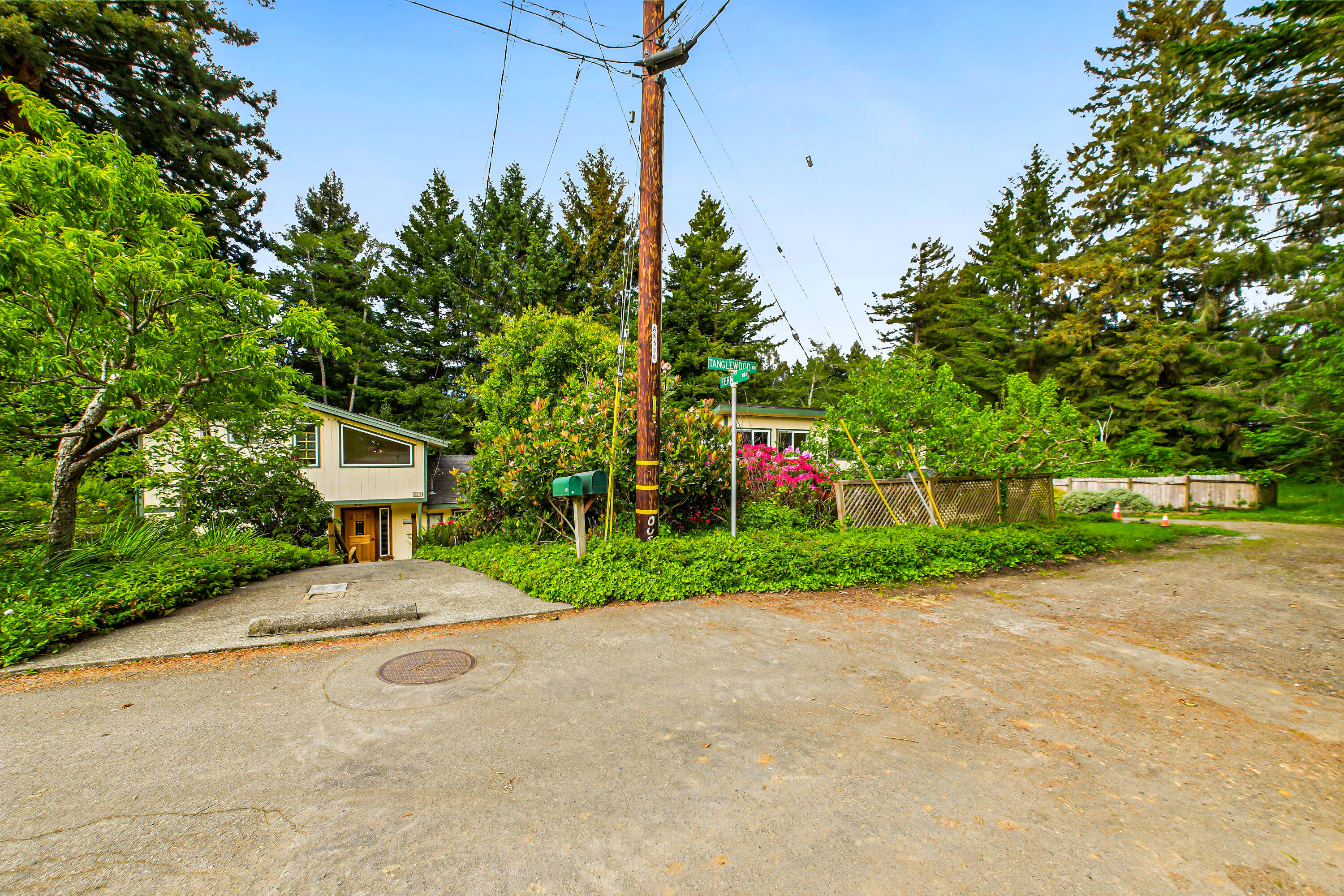 402 Tanglewood Road