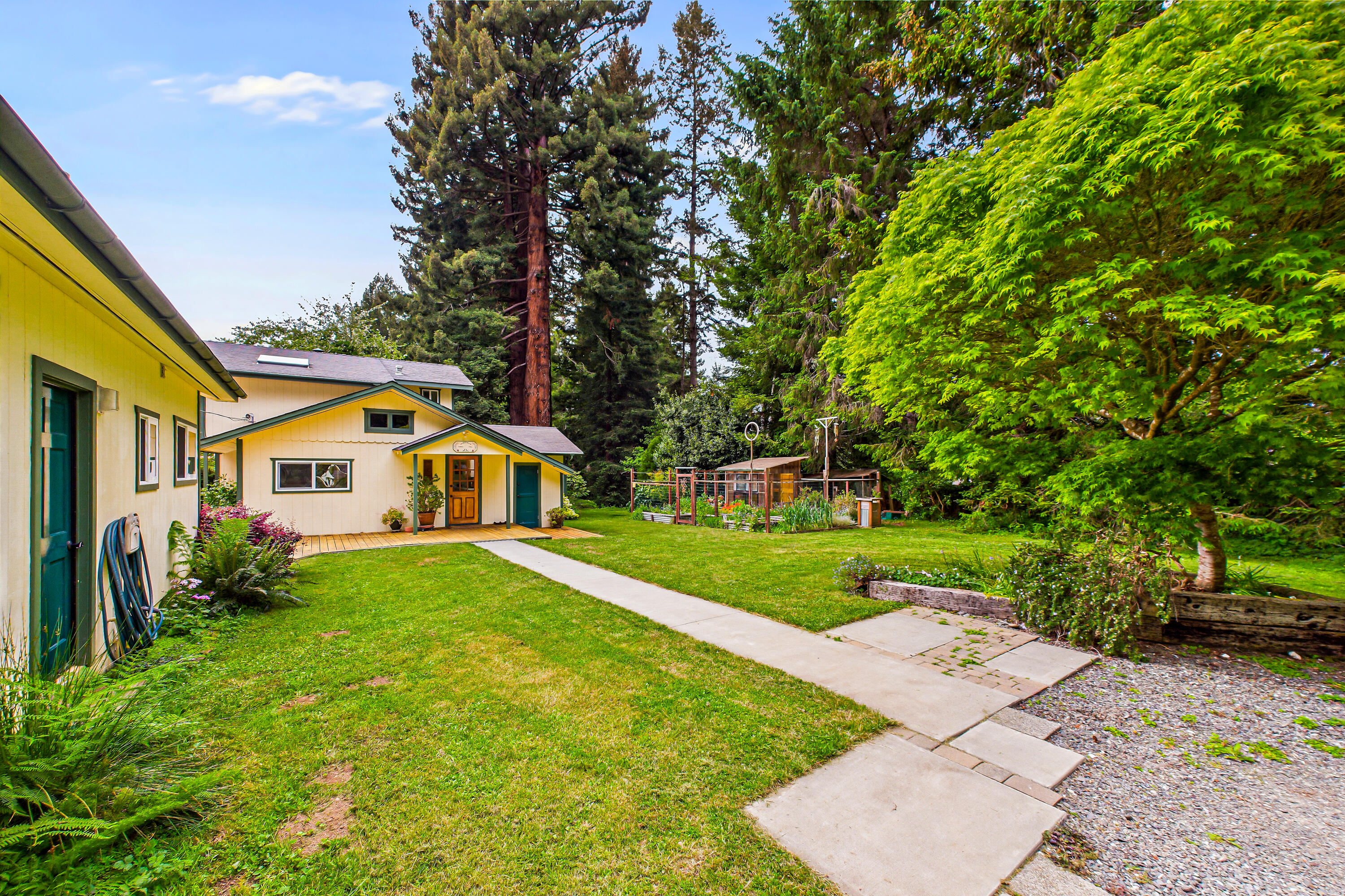 402 Tanglewood Road
