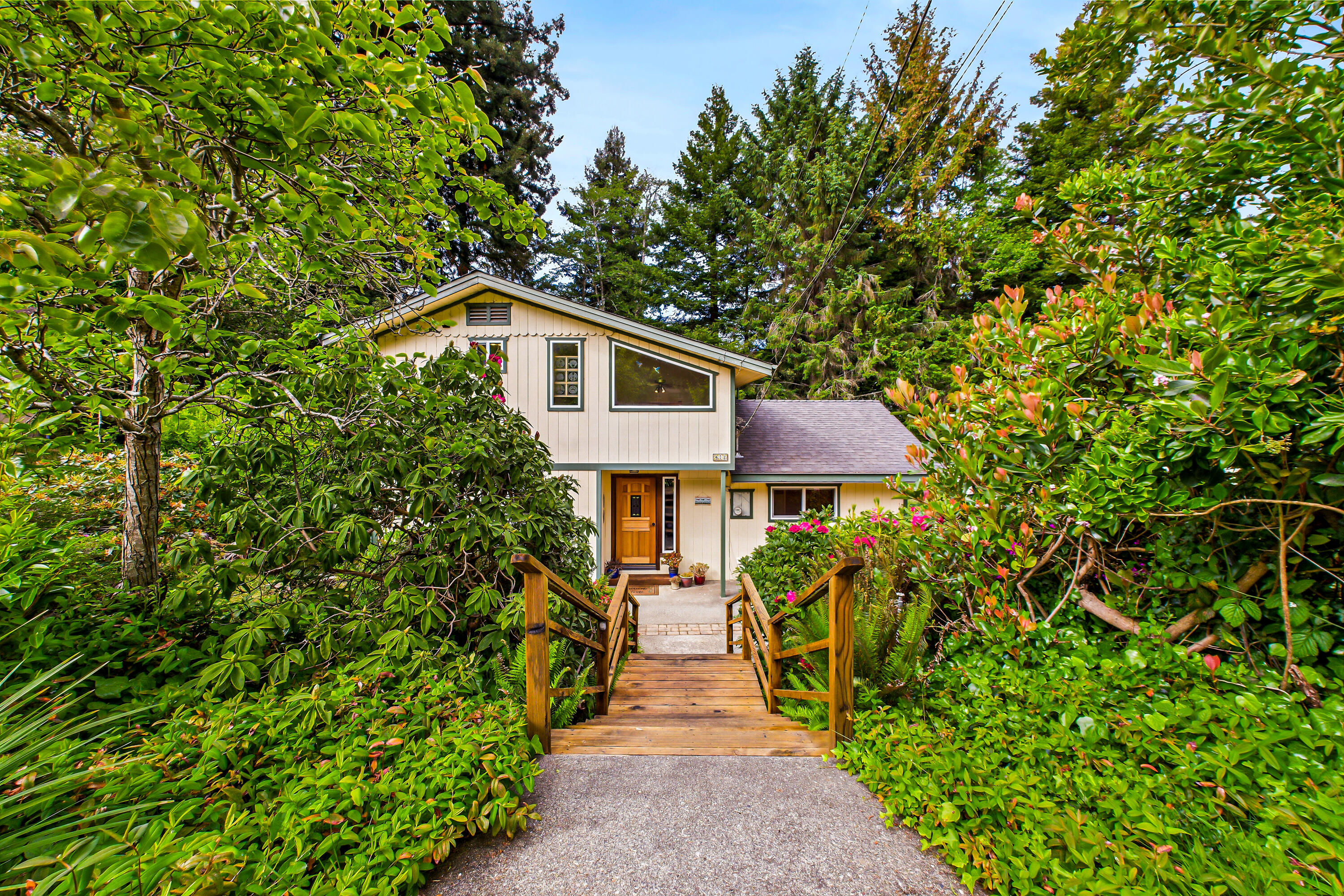 402 Tanglewood Road