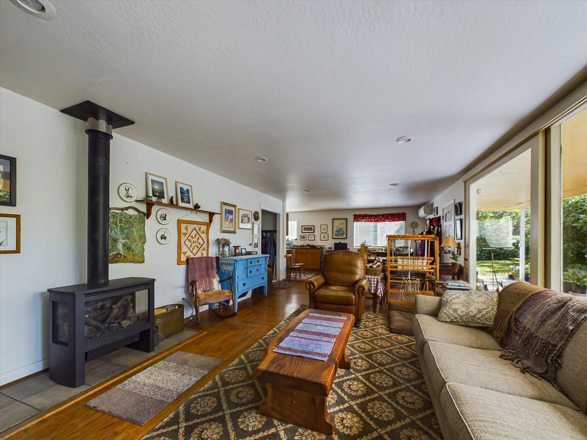 1571 Ridgewood Drive
