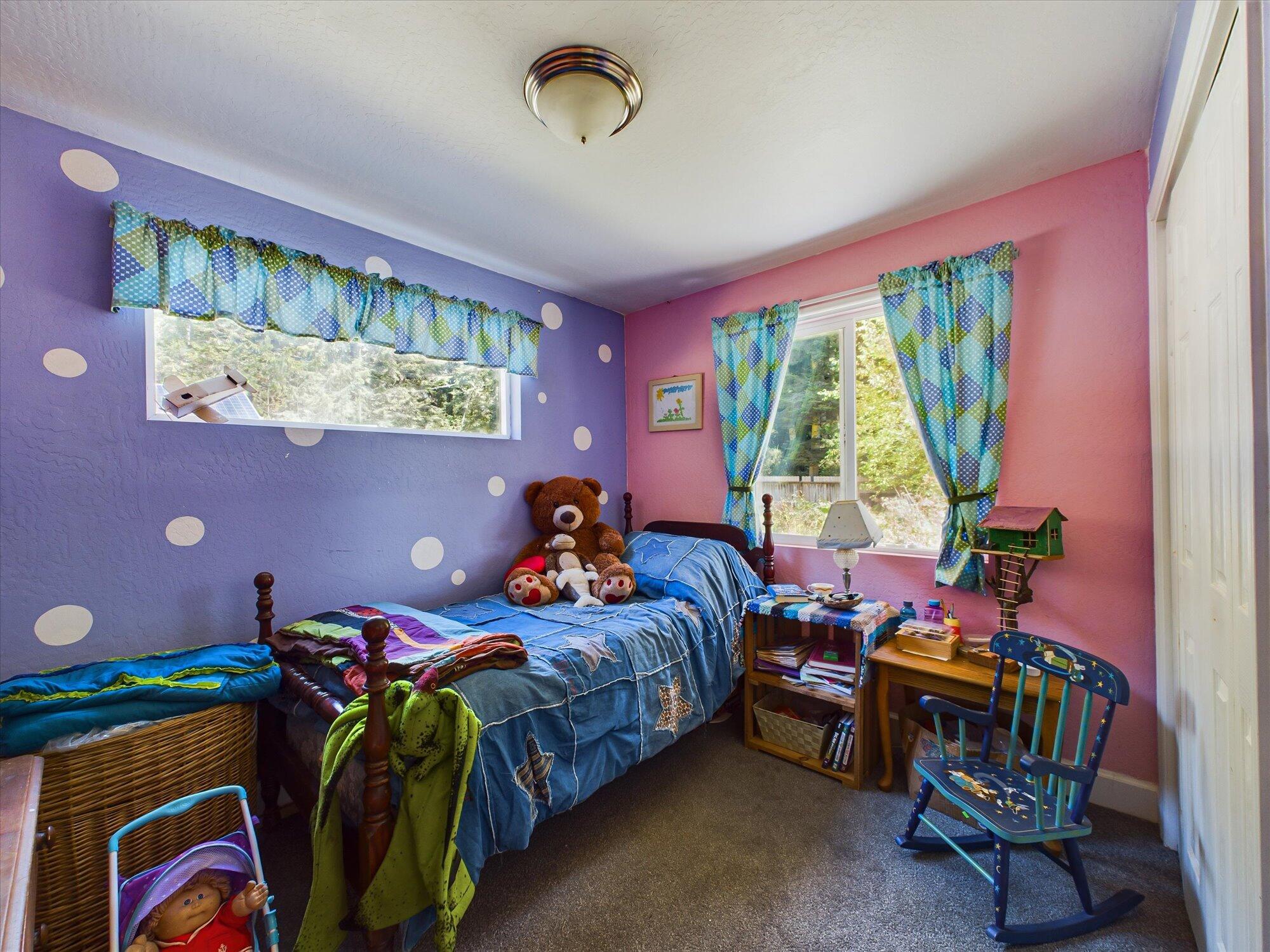 1571 Ridgewood Drive
