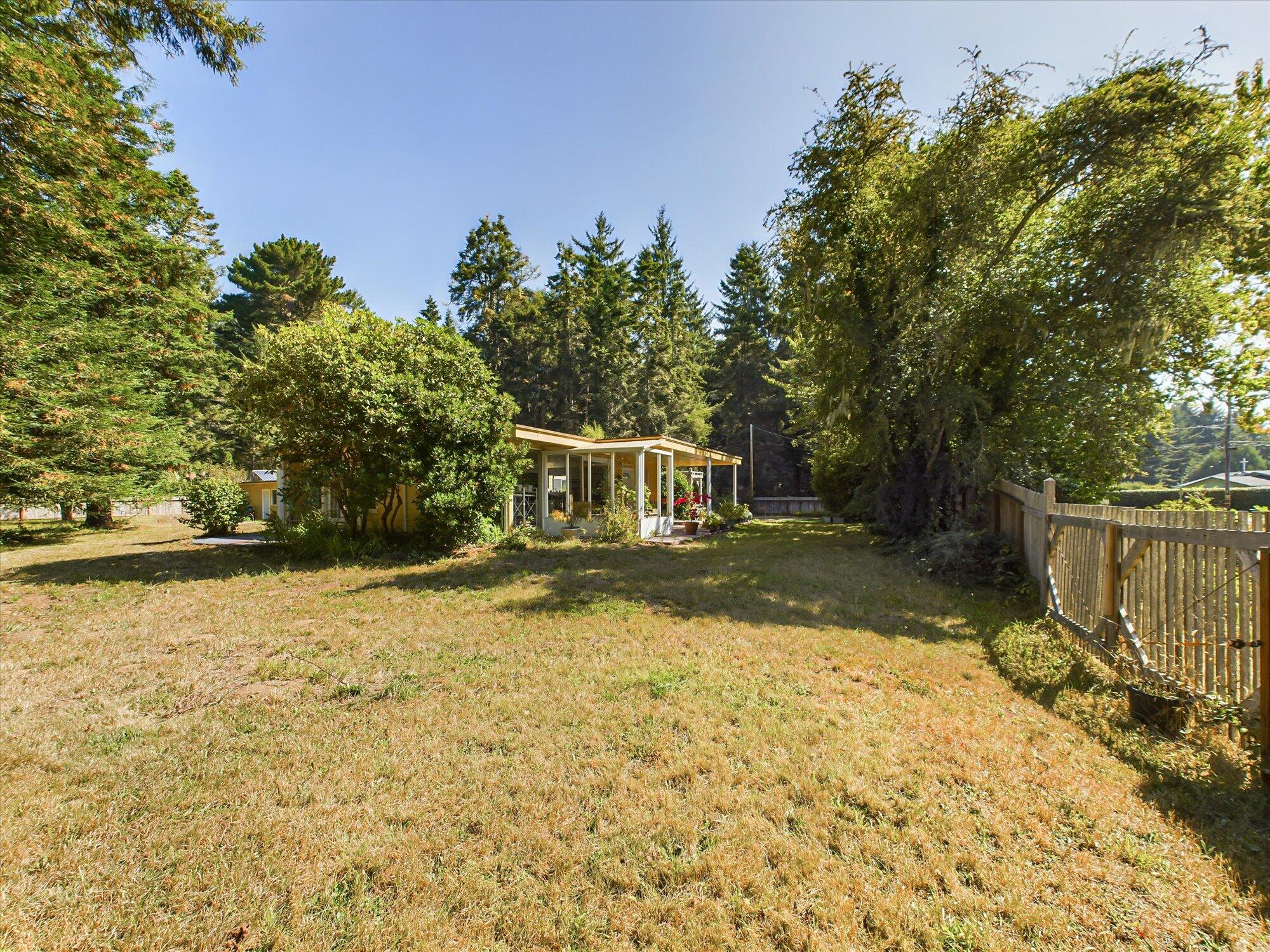 1571 Ridgewood Drive