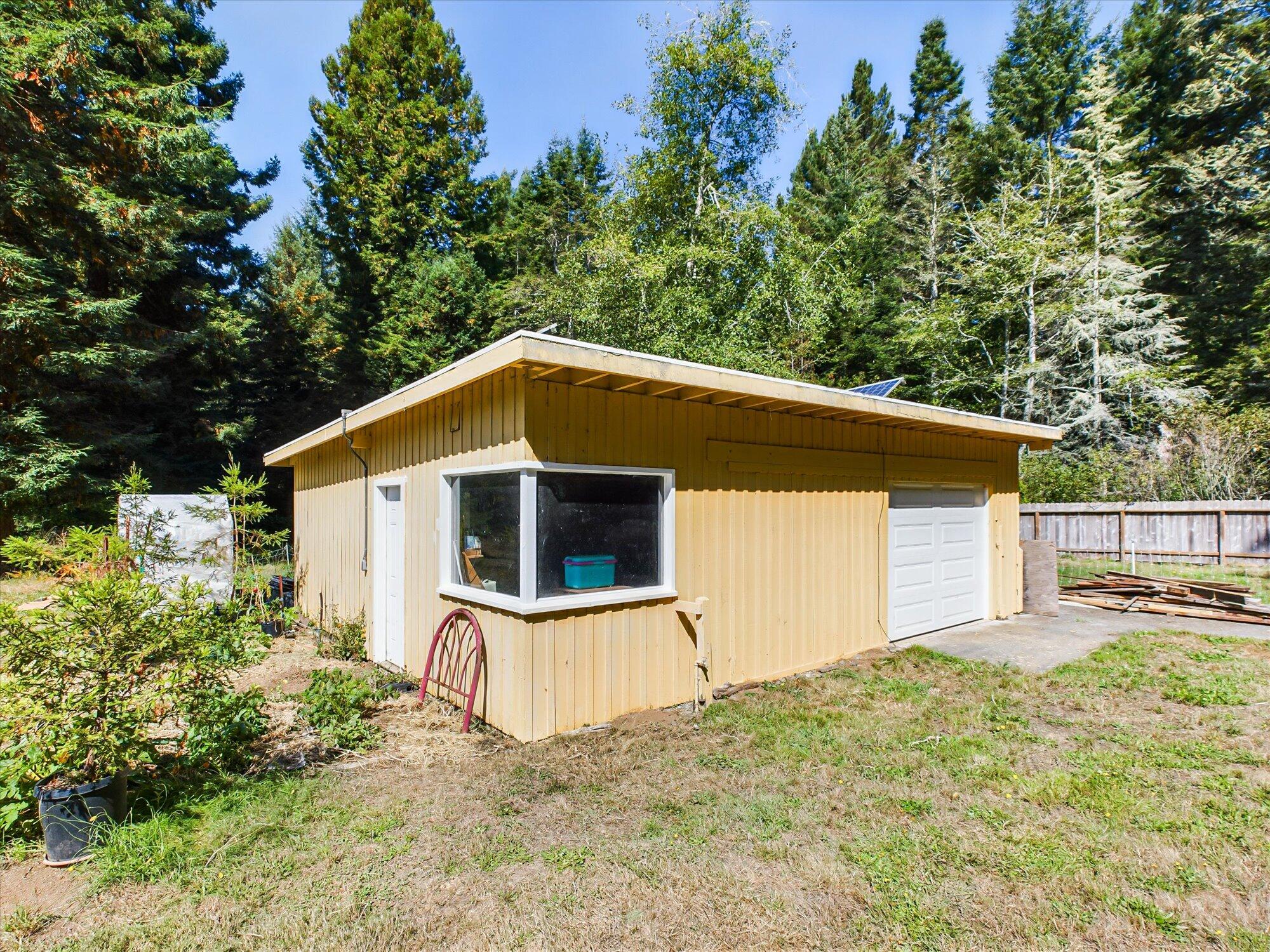 1571 Ridgewood Drive
