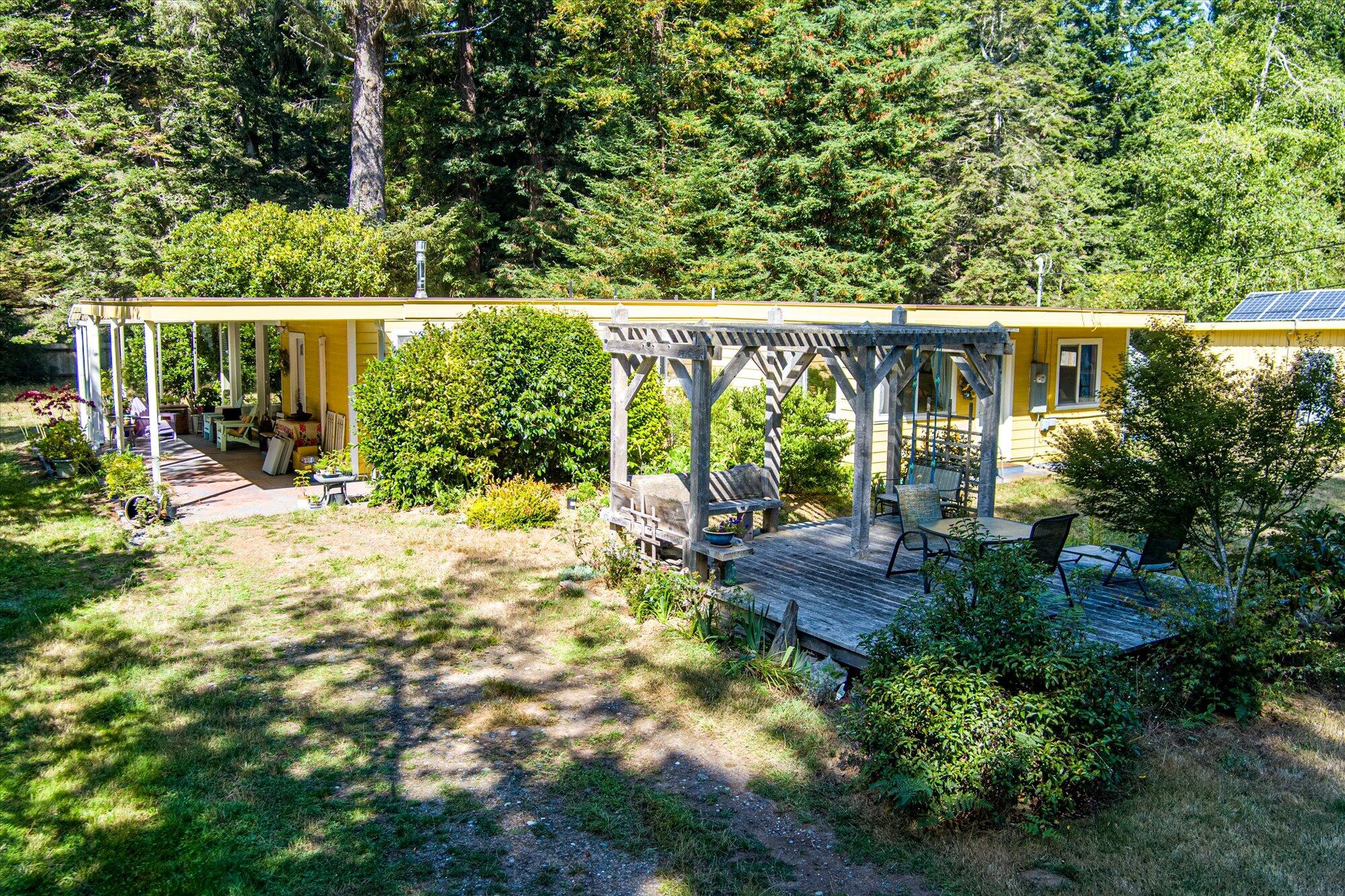1571 Ridgewood Drive