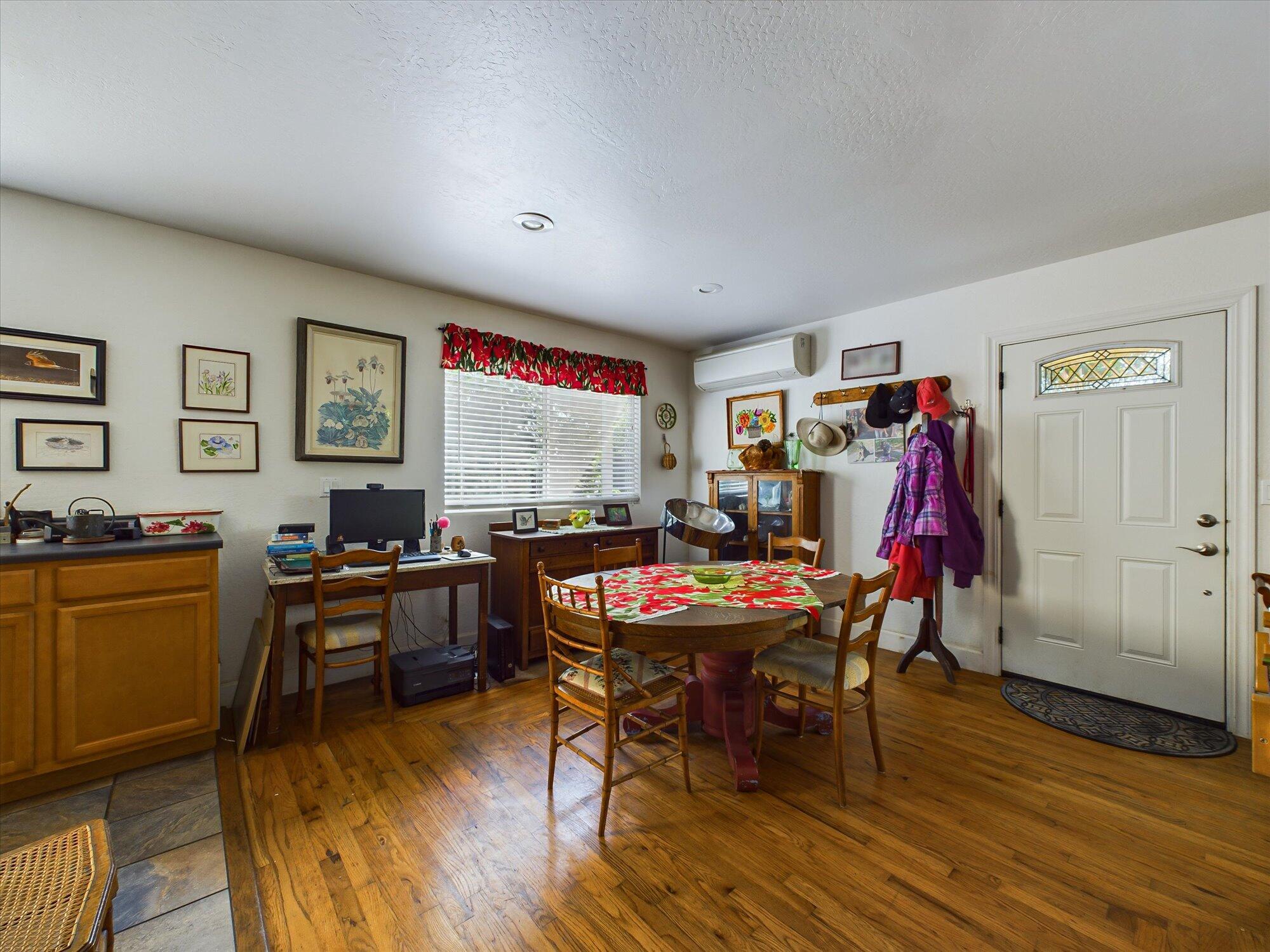 1571 Ridgewood Drive