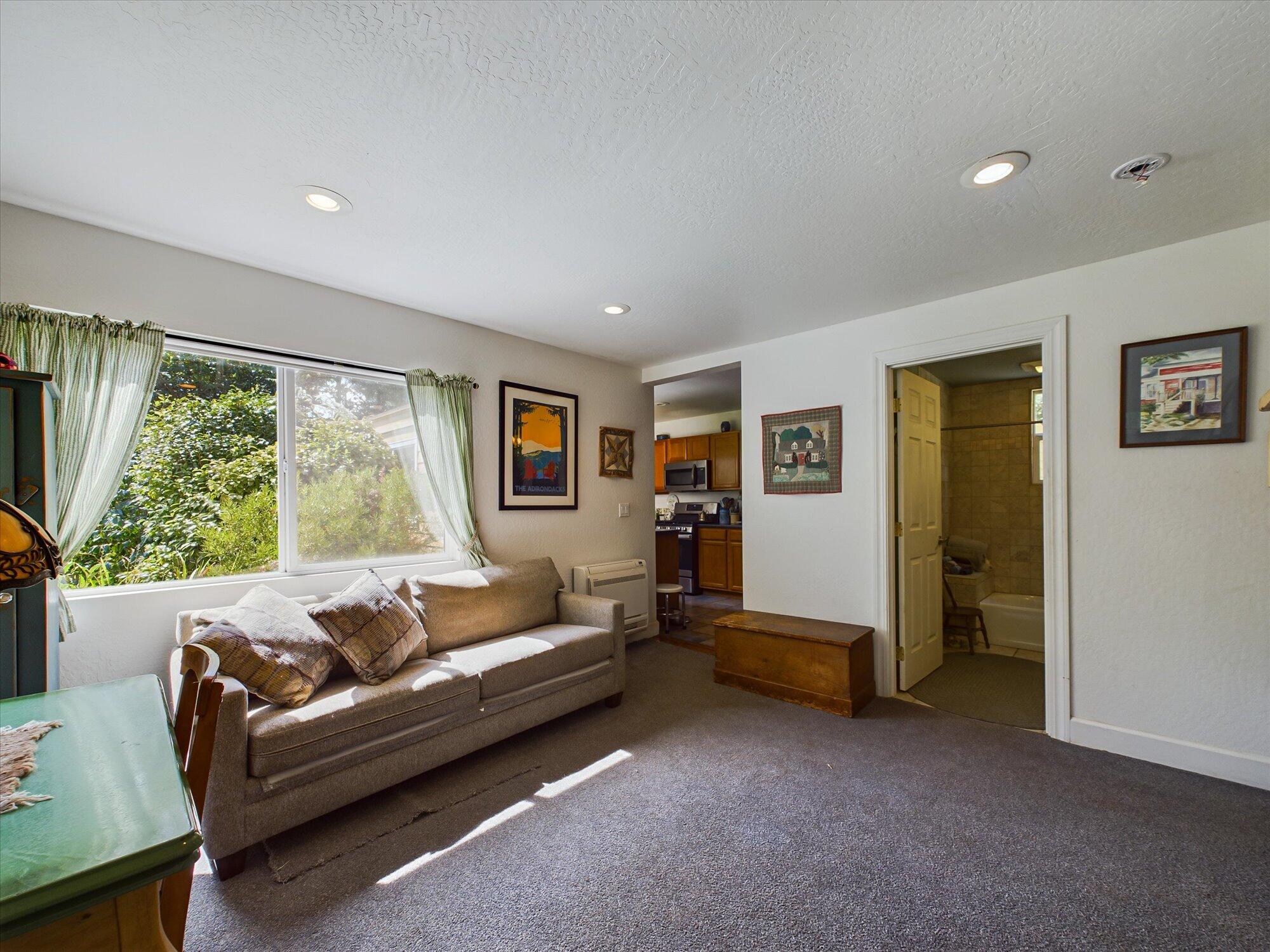 1571 Ridgewood Drive