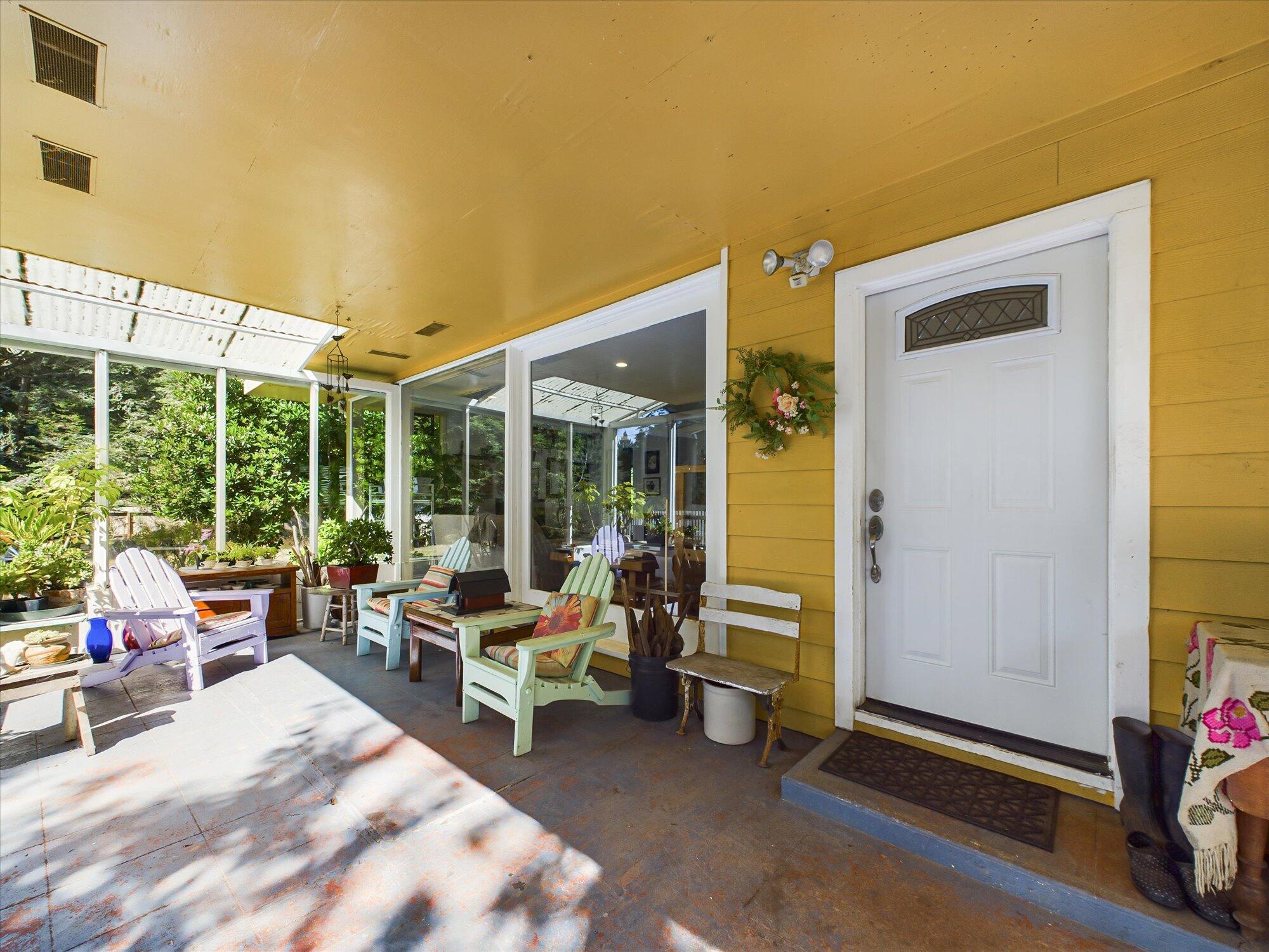 1571 Ridgewood Drive