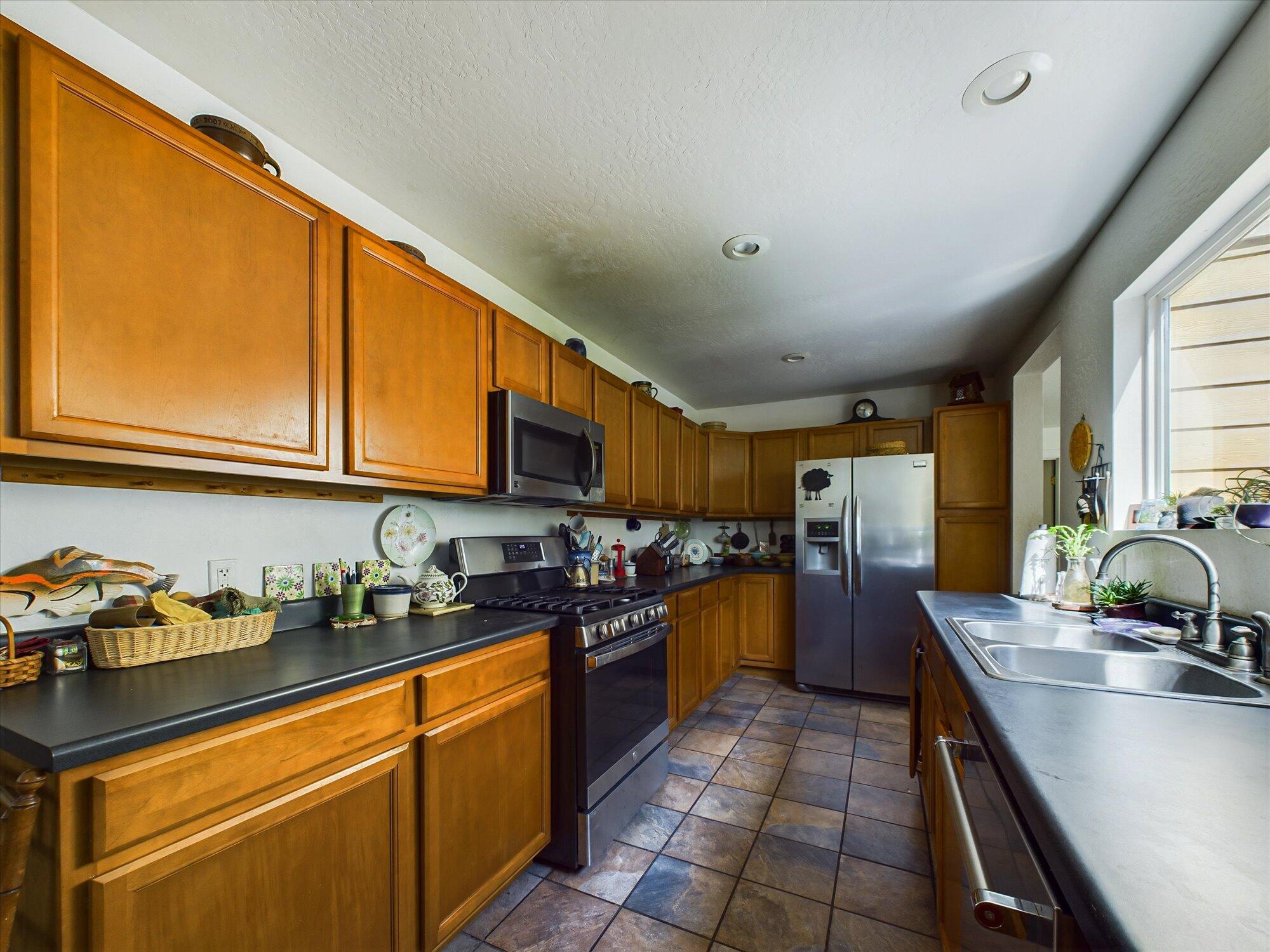 1571 Ridgewood Drive