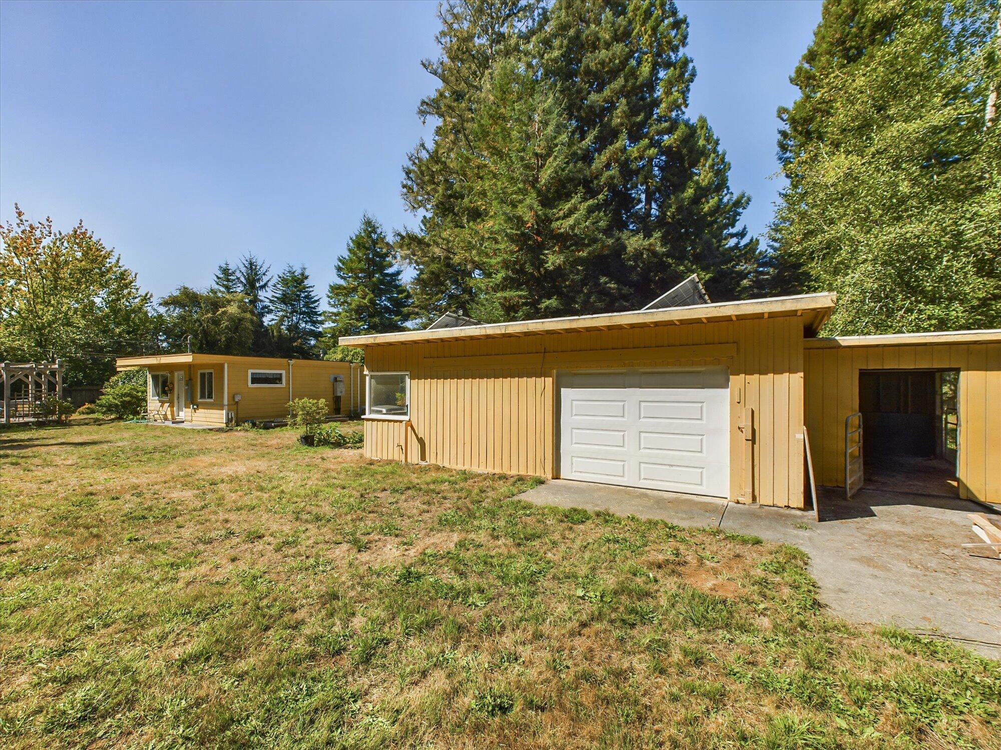 1571 Ridgewood Drive