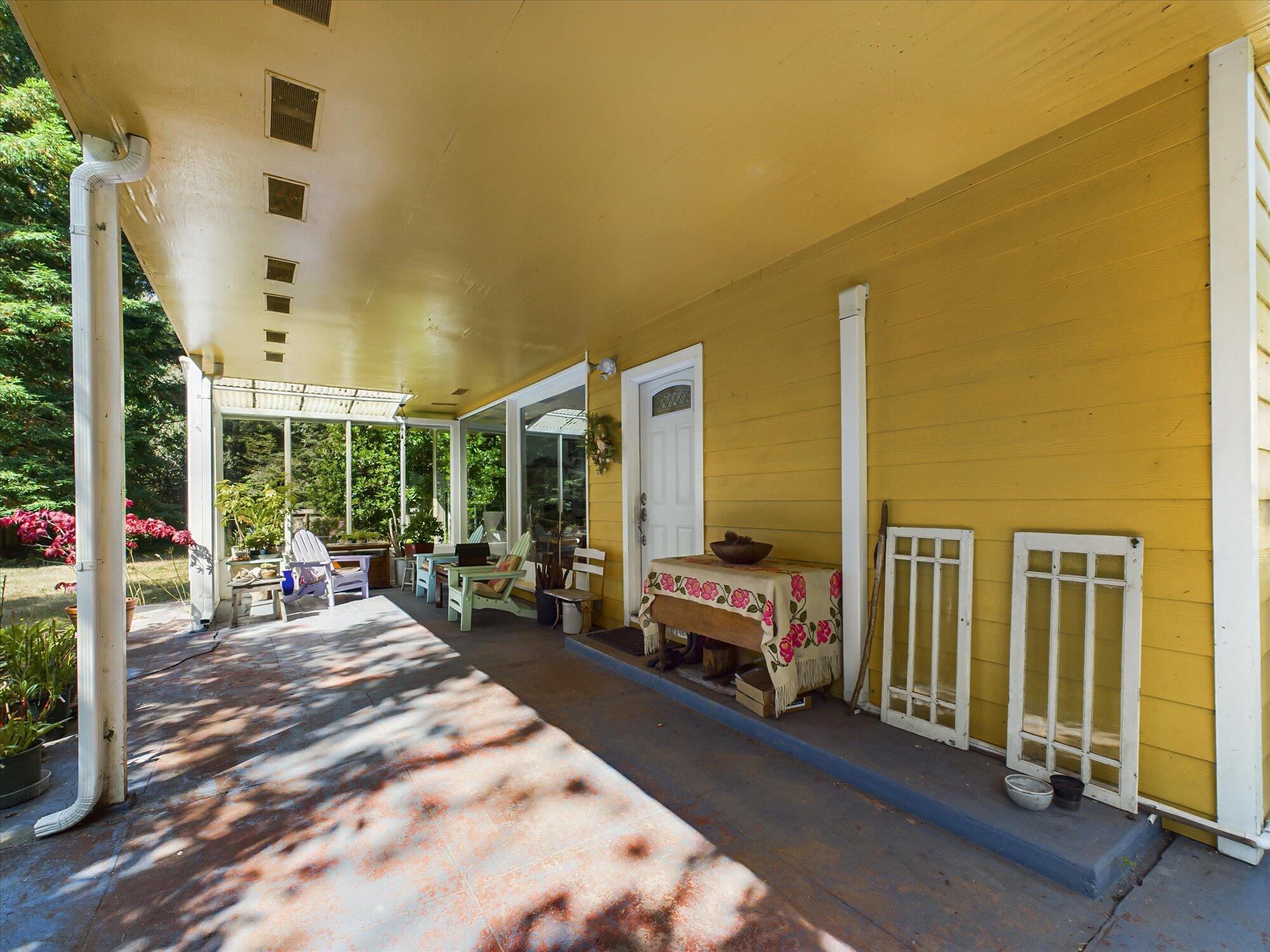 1571 Ridgewood Drive