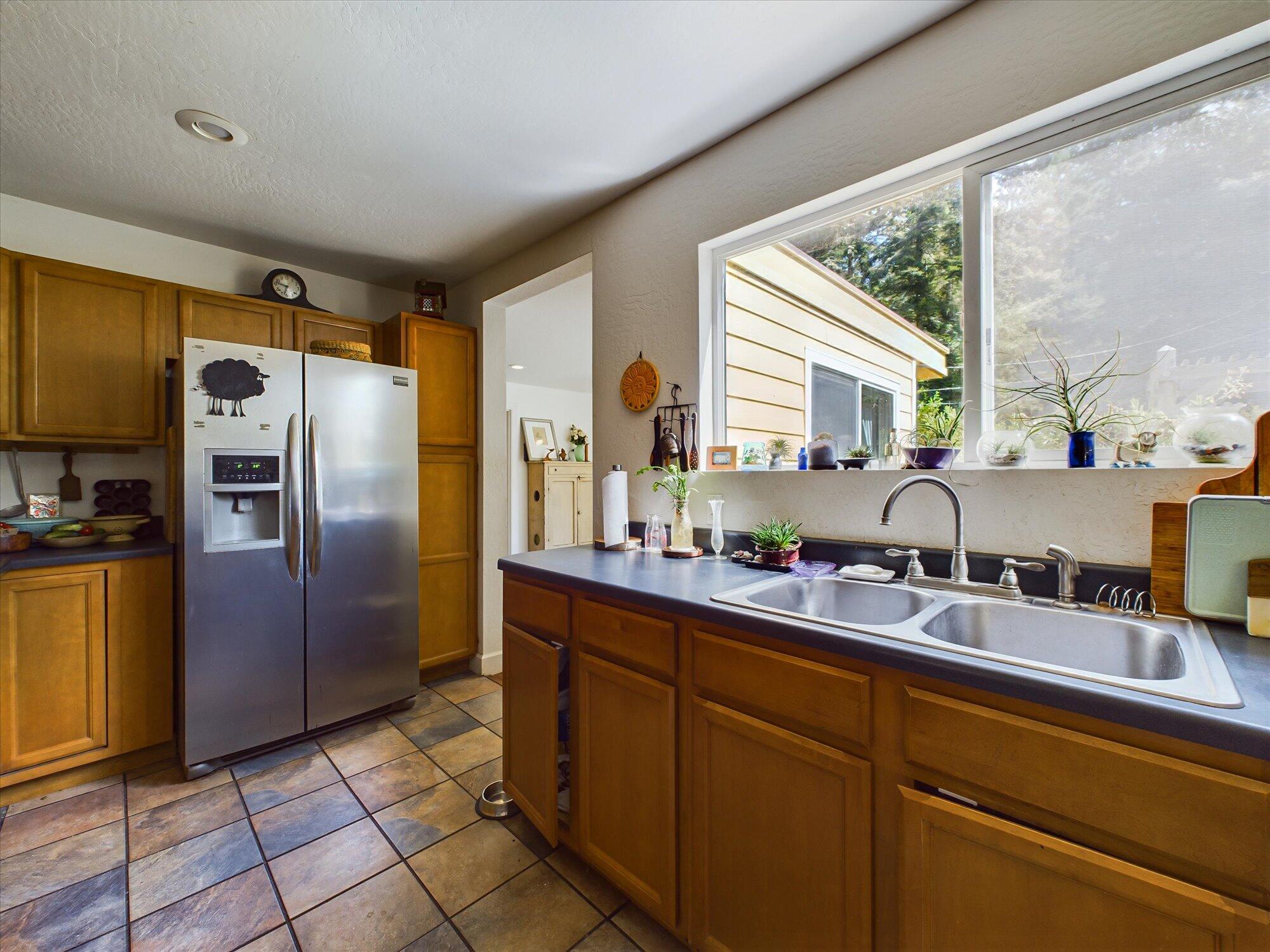 1571 Ridgewood Drive