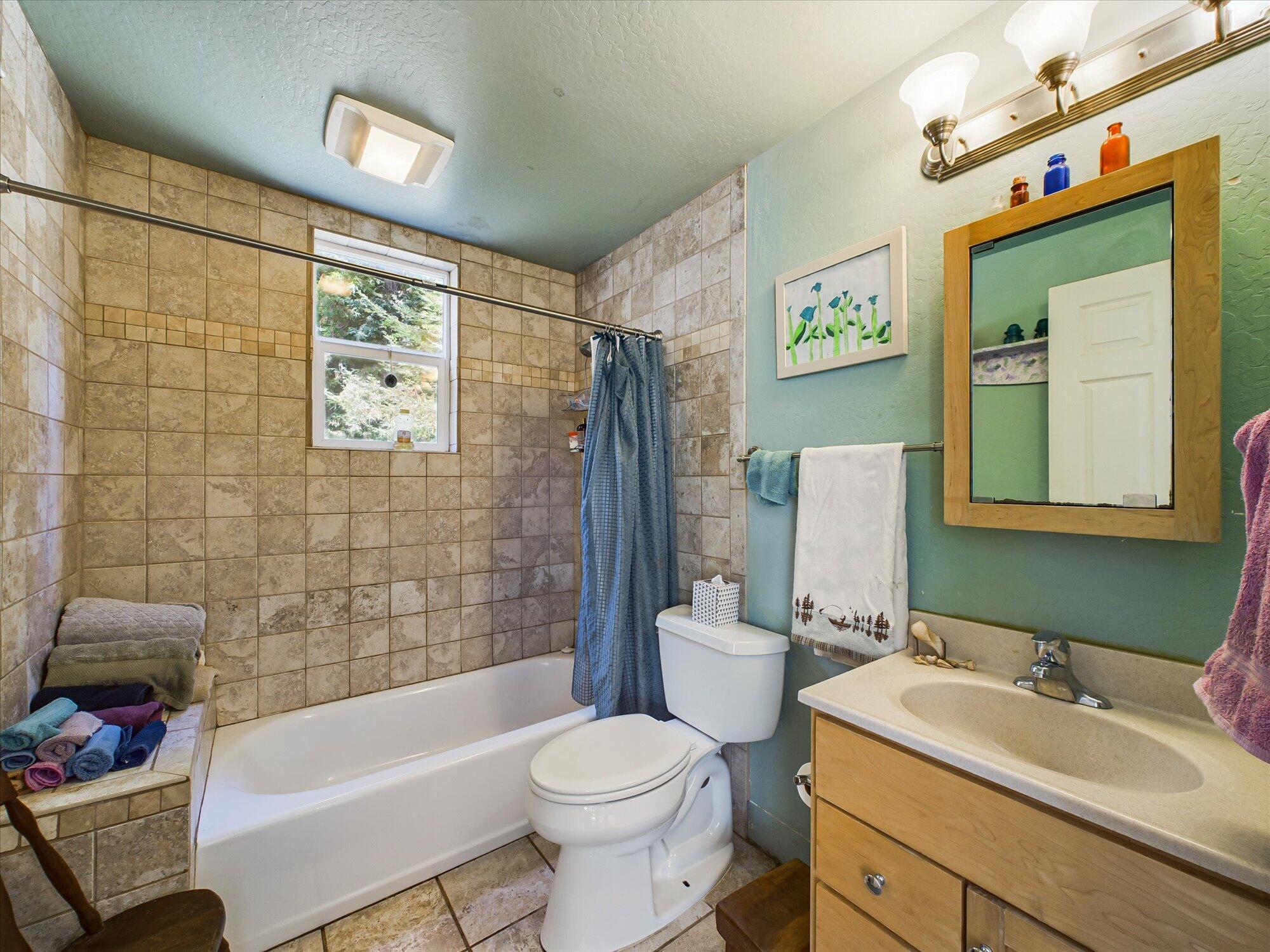1571 Ridgewood Drive