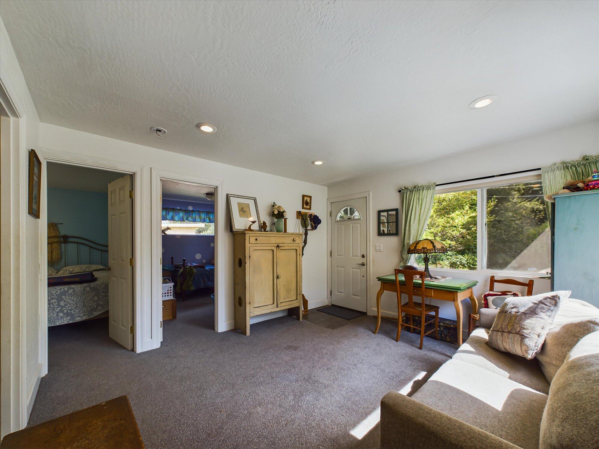 1571 Ridgewood Drive