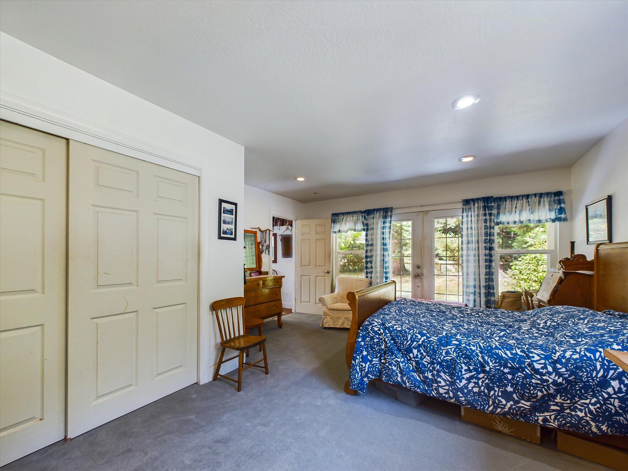 1571 Ridgewood Drive