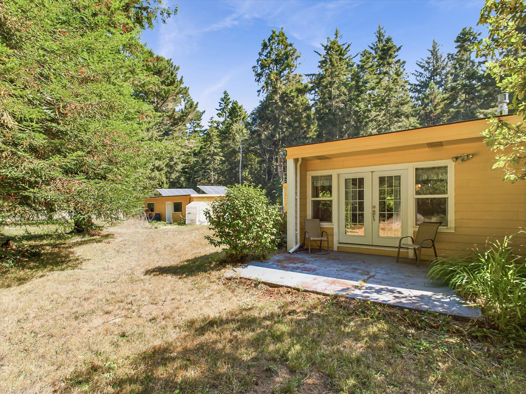 1571 Ridgewood Drive
