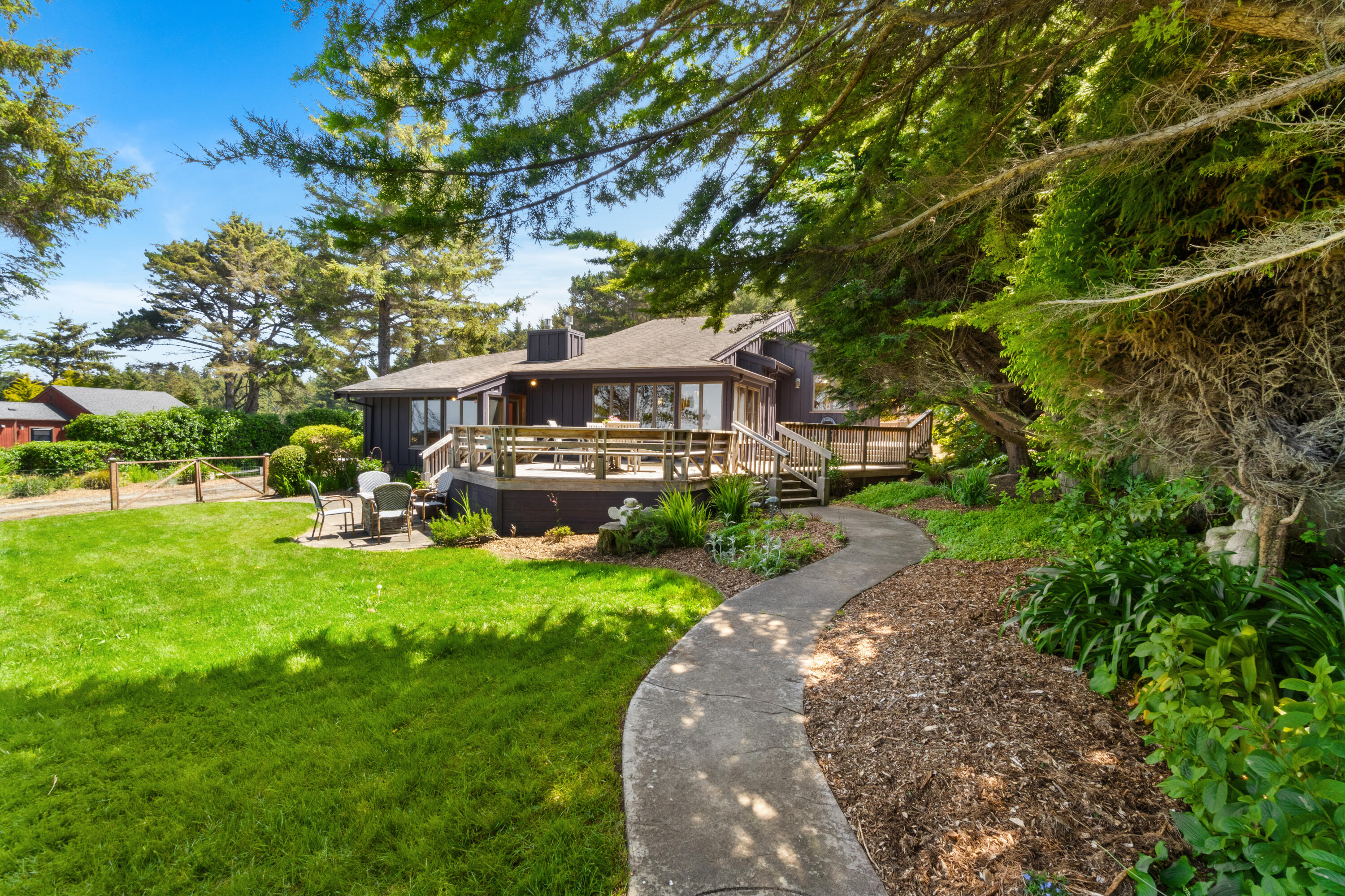 294 Roundhouse Creek Road