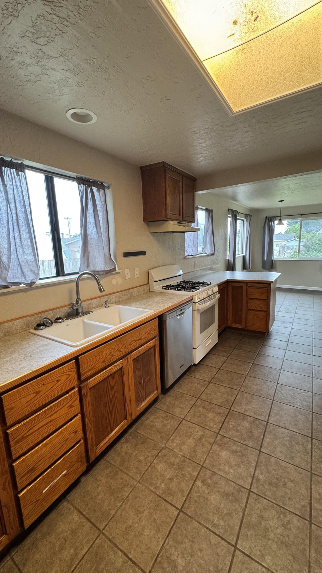 3295 Barnett Avenue, McKinleyville