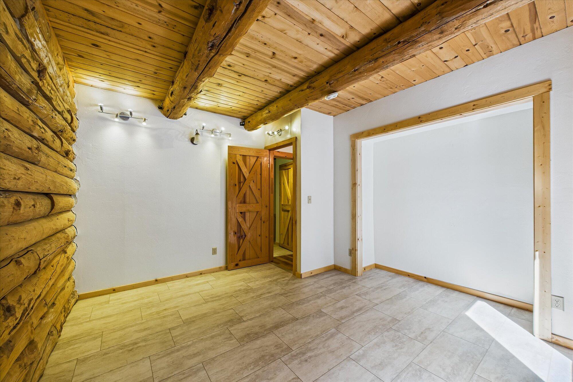 348 S Suzy Q Road