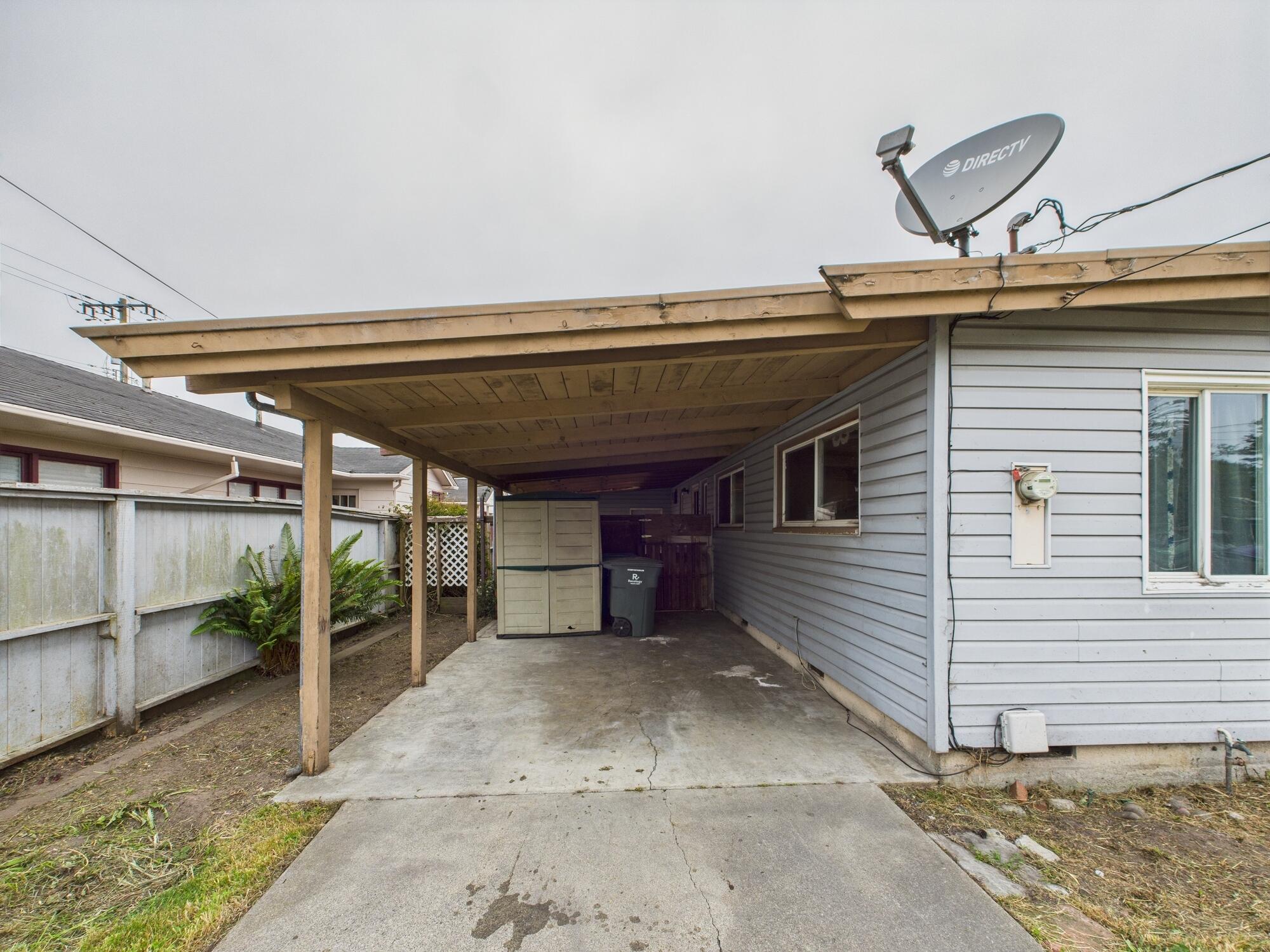 2724 Pine Street