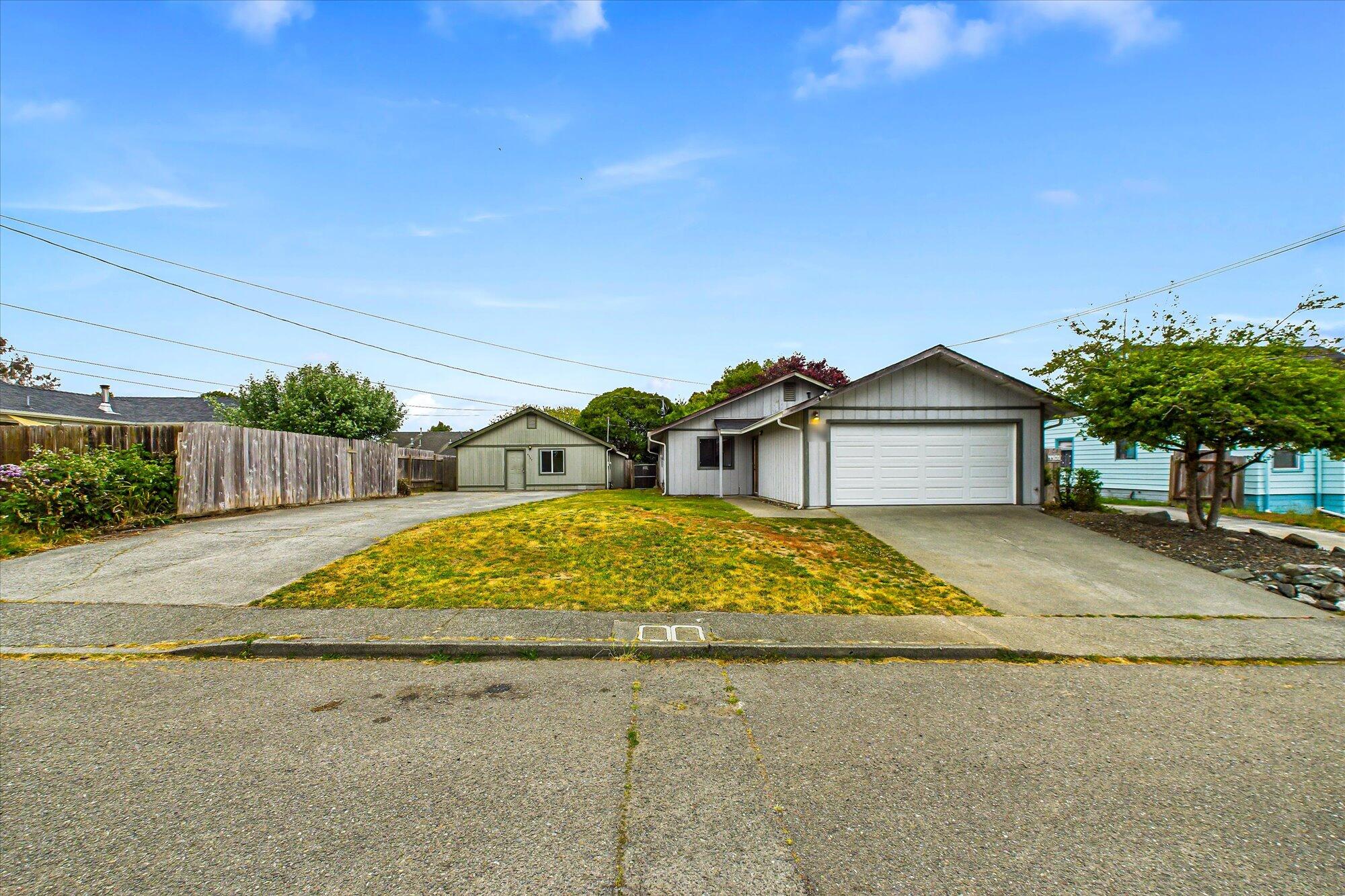 4329 Little Fairfield Street
