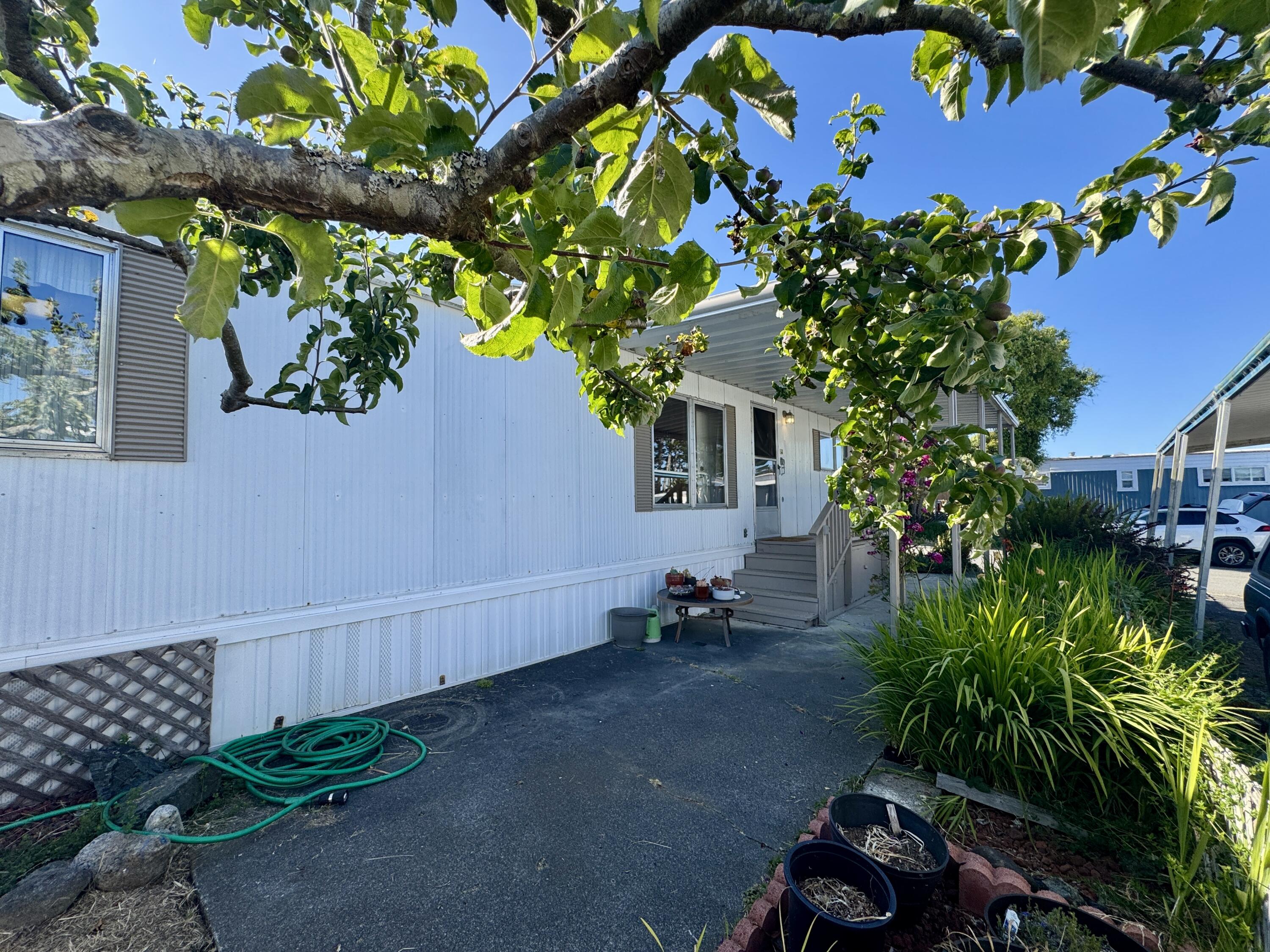2220 Riverview Way, 44
