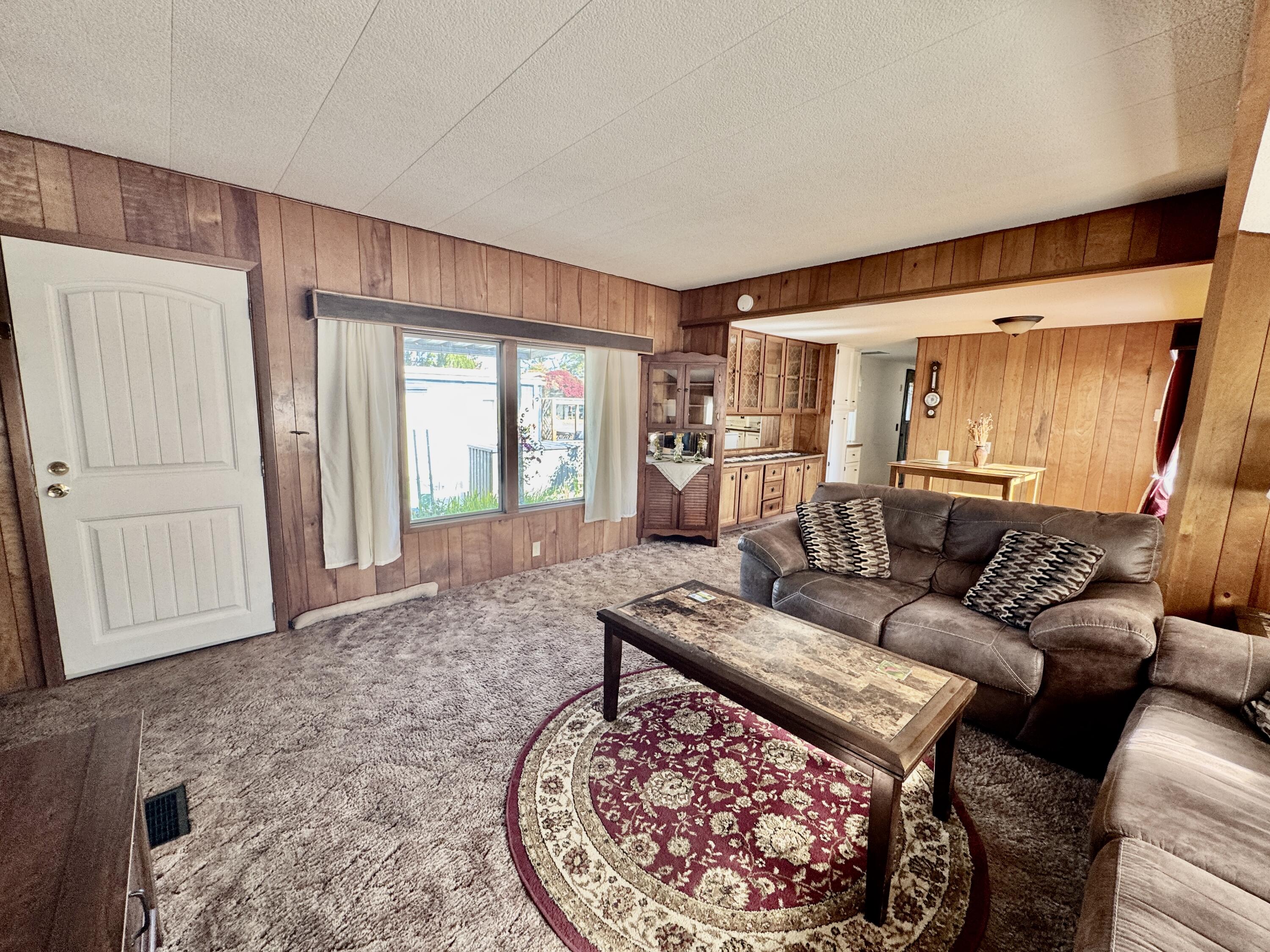 2220 Riverview Way, 44