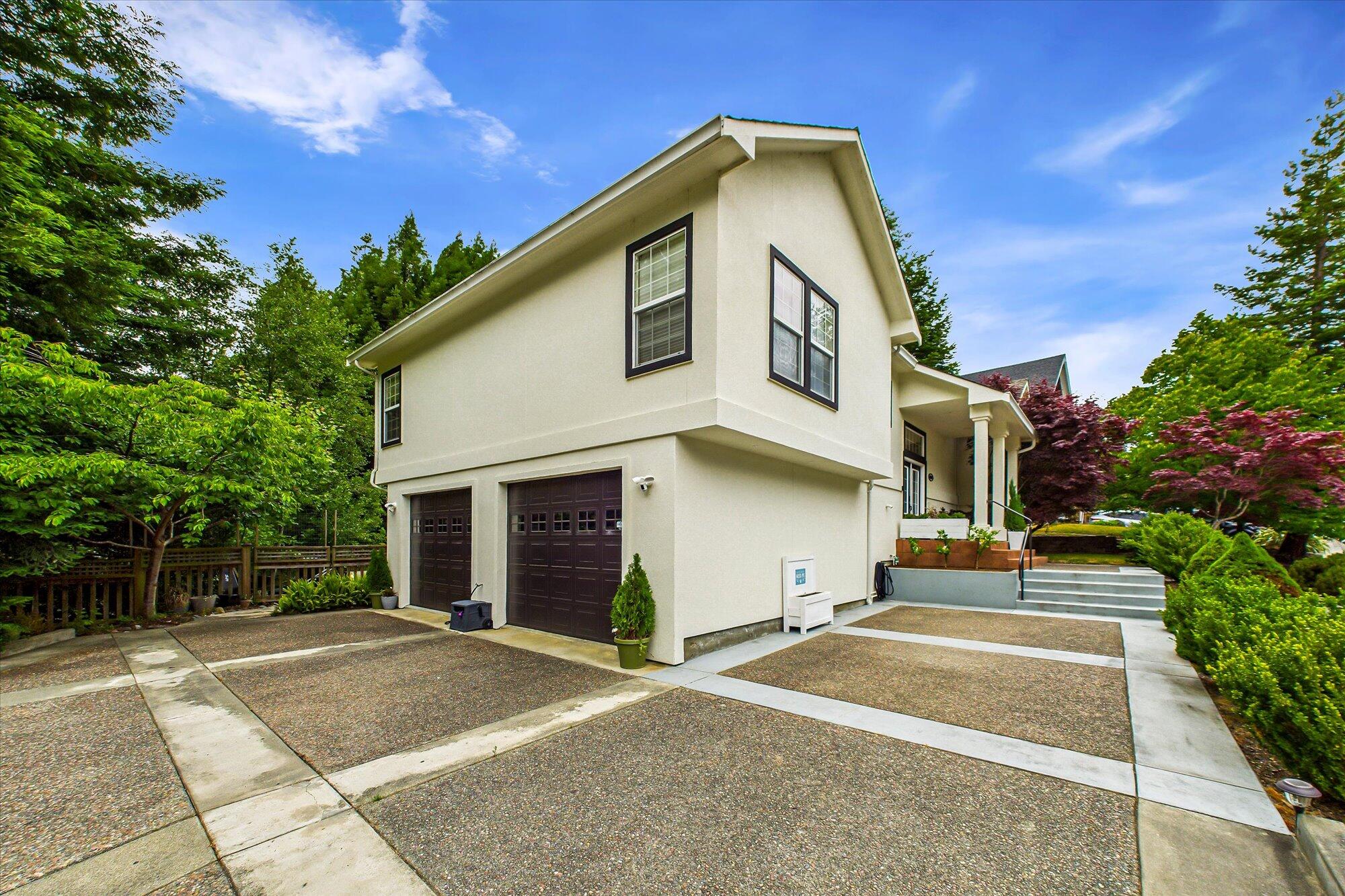 4266 Forest Hill Drive