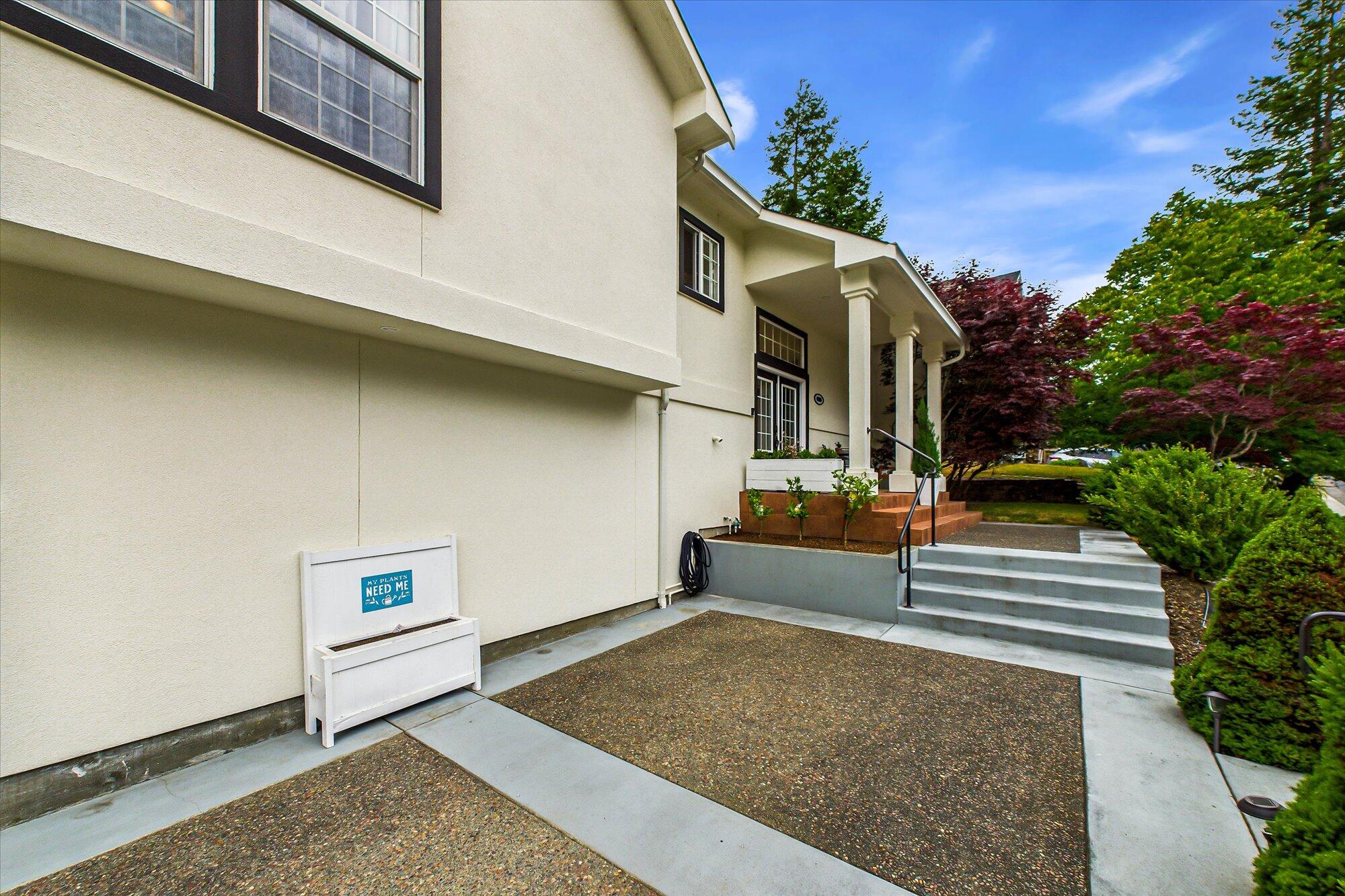 4266 Forest Hill Drive