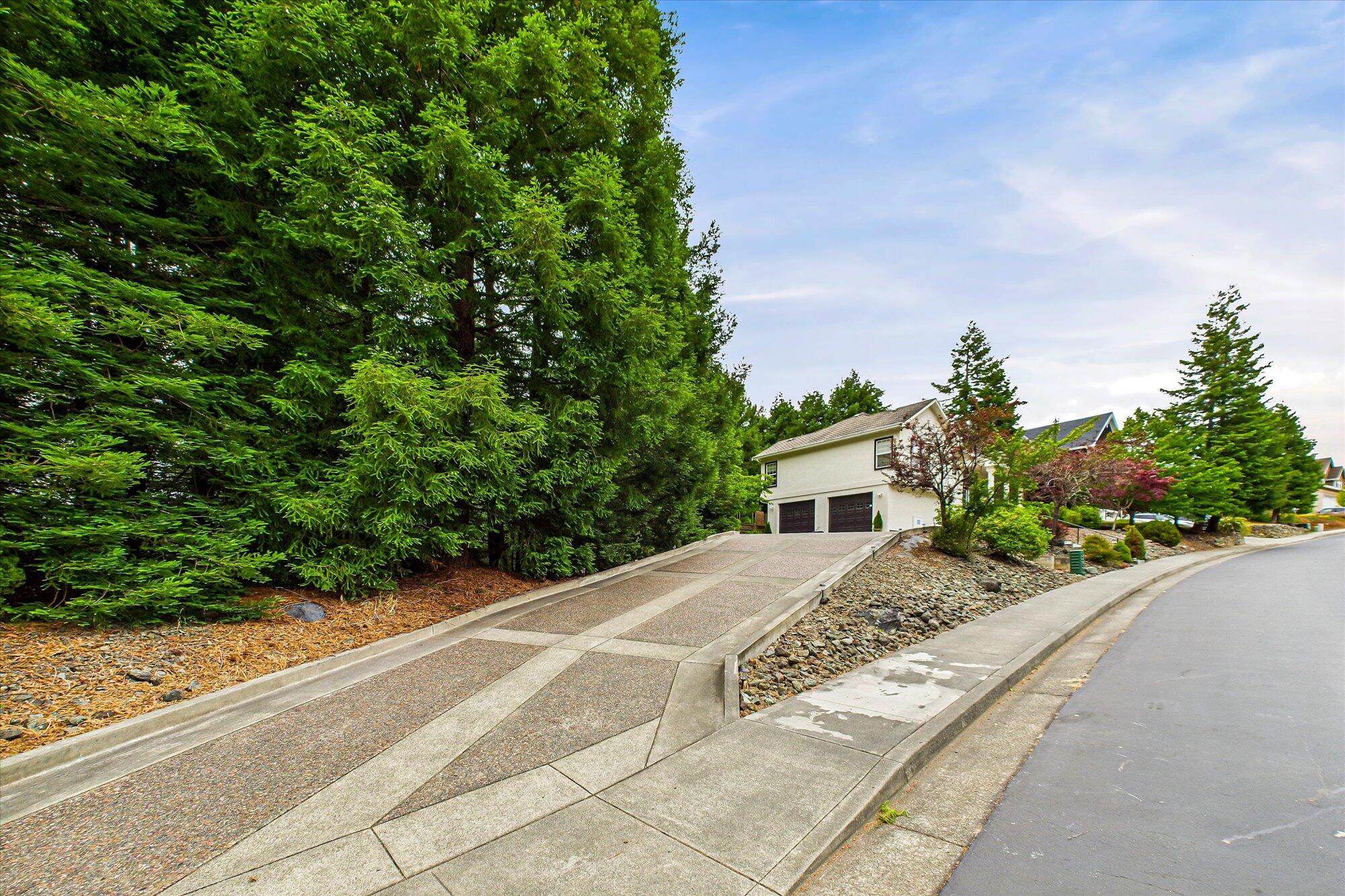 4266 Forest Hill Drive