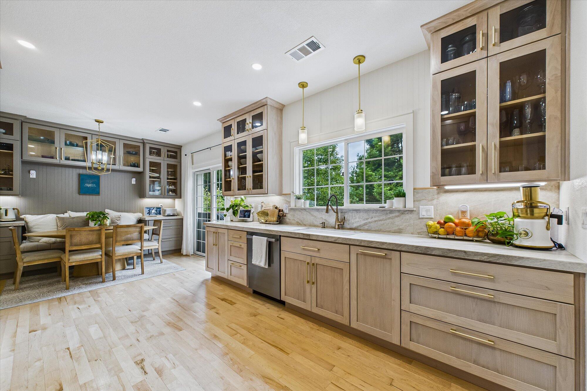 4266 Forest Hill Drive