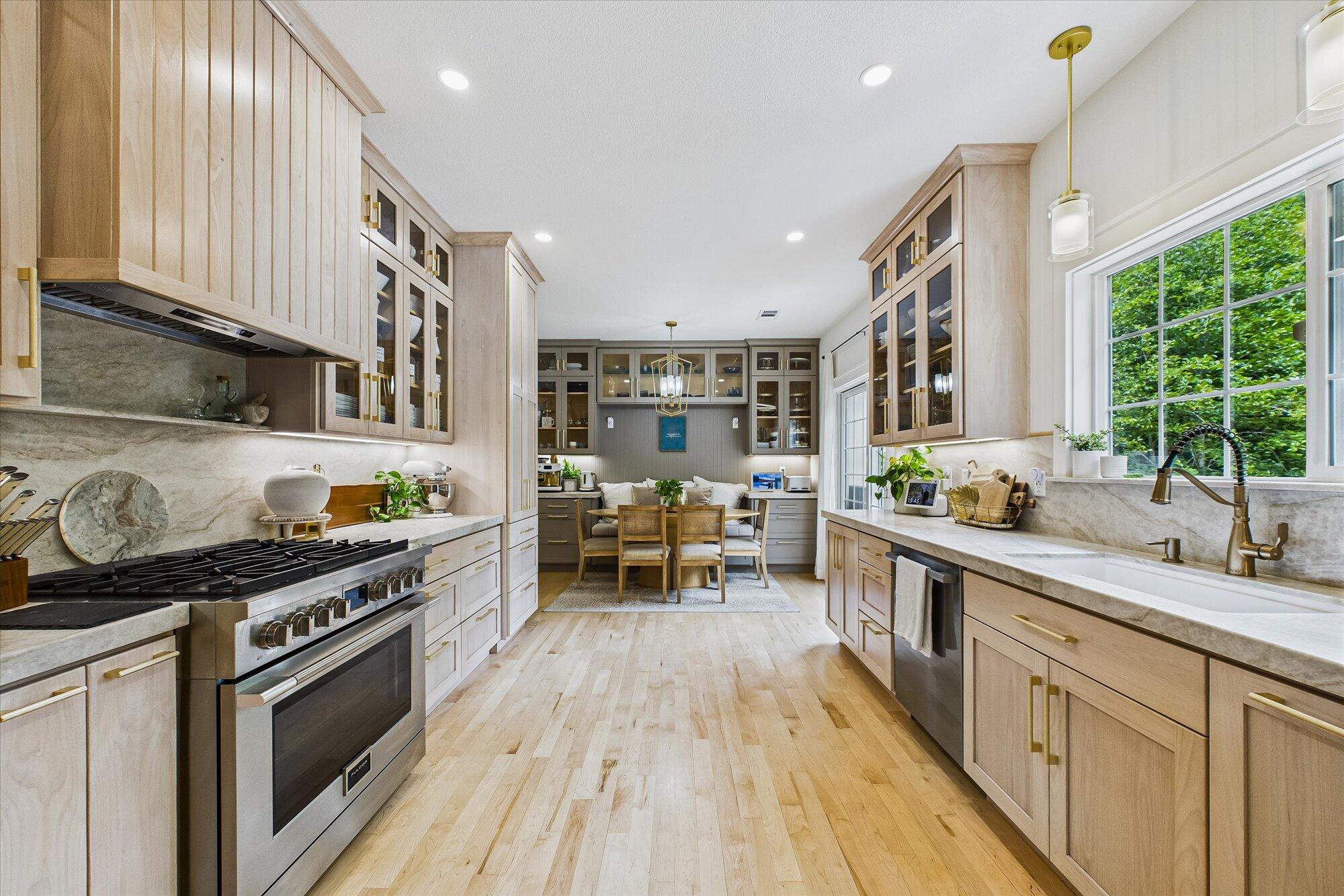 4266 Forest Hill Drive