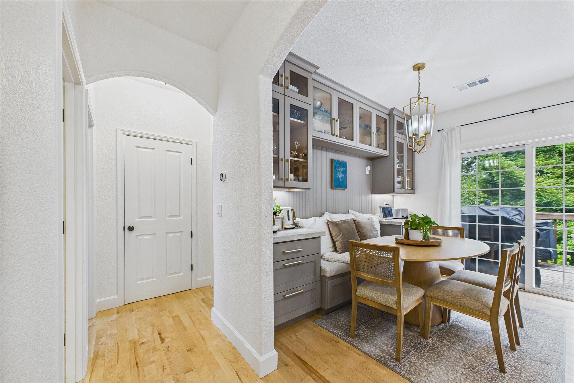 4266 Forest Hill Drive