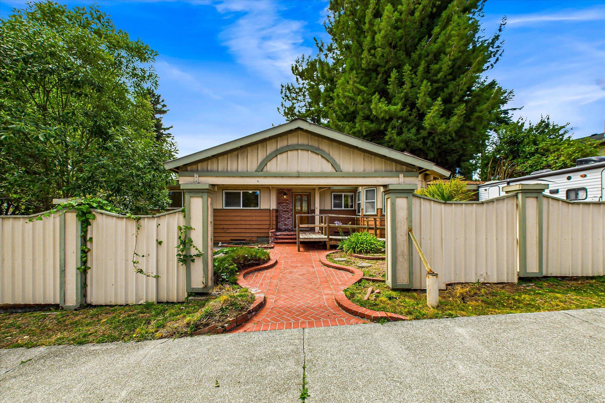 4290 Fairway Drive
