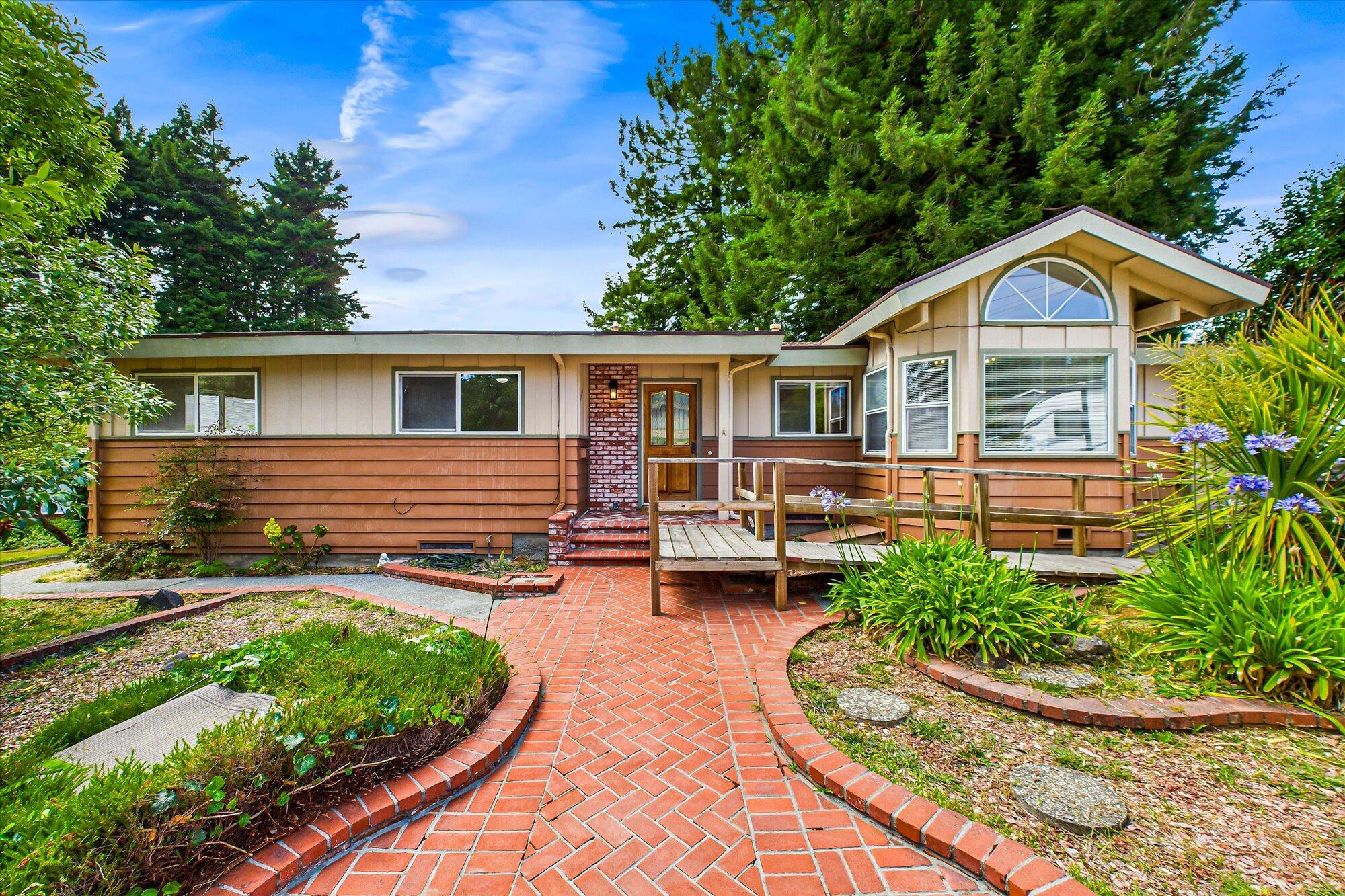 4290 Fairway Drive