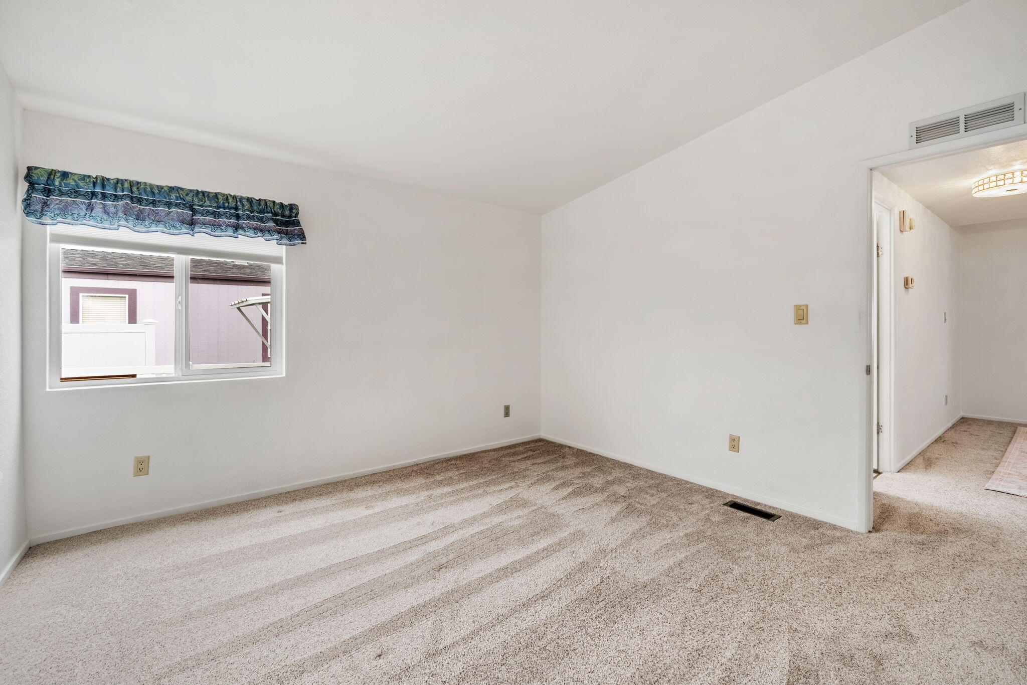 18 Sunshine Way, 18