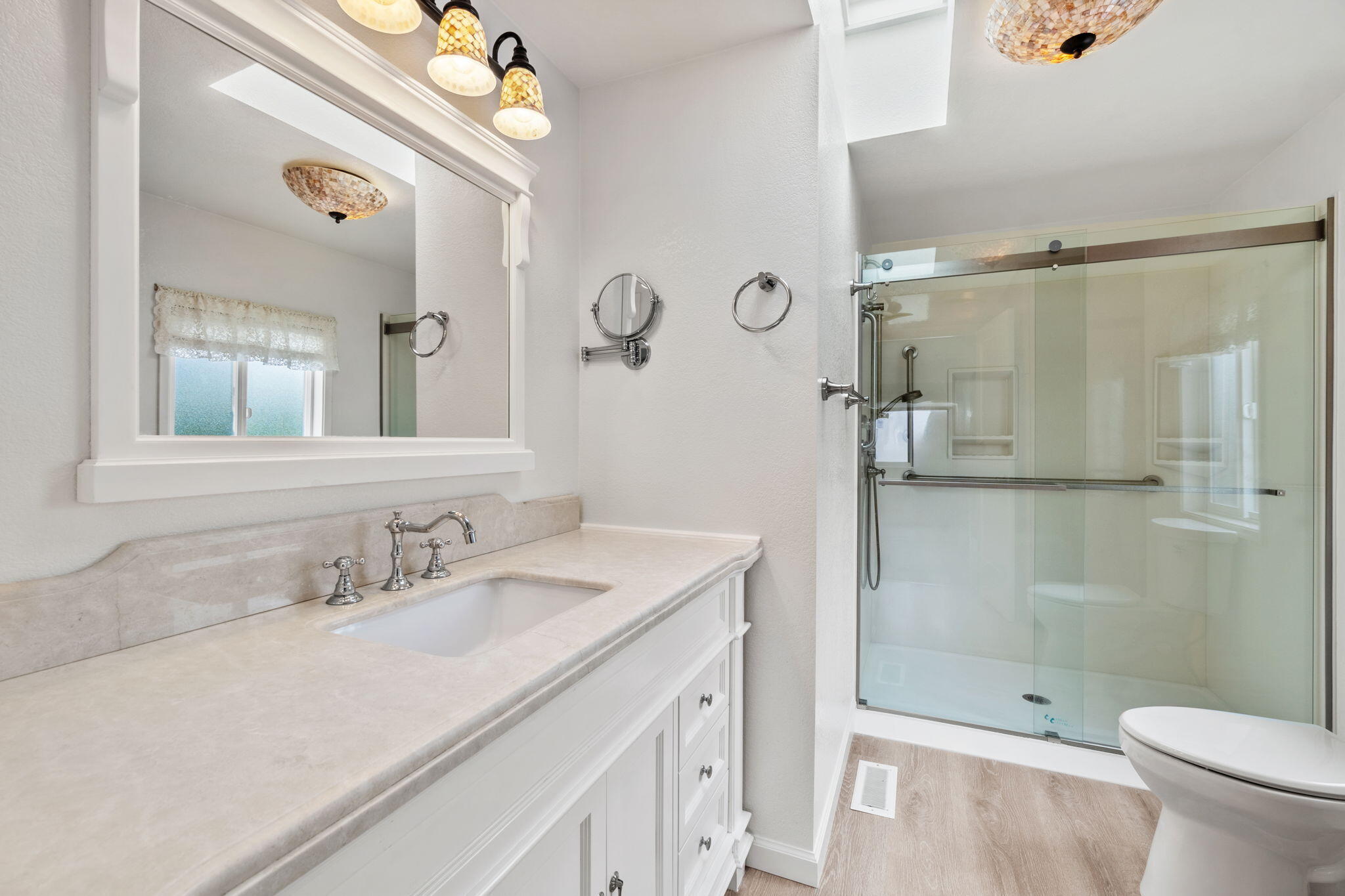 18 Sunshine Way, 18