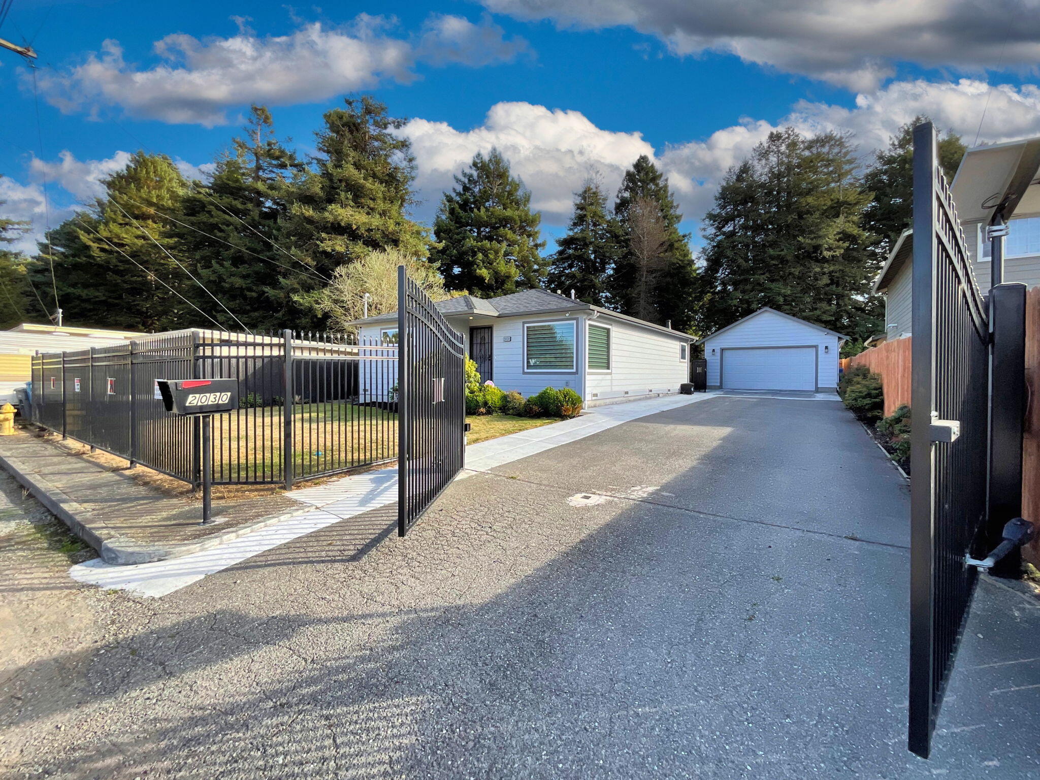 2030 Simmons Road