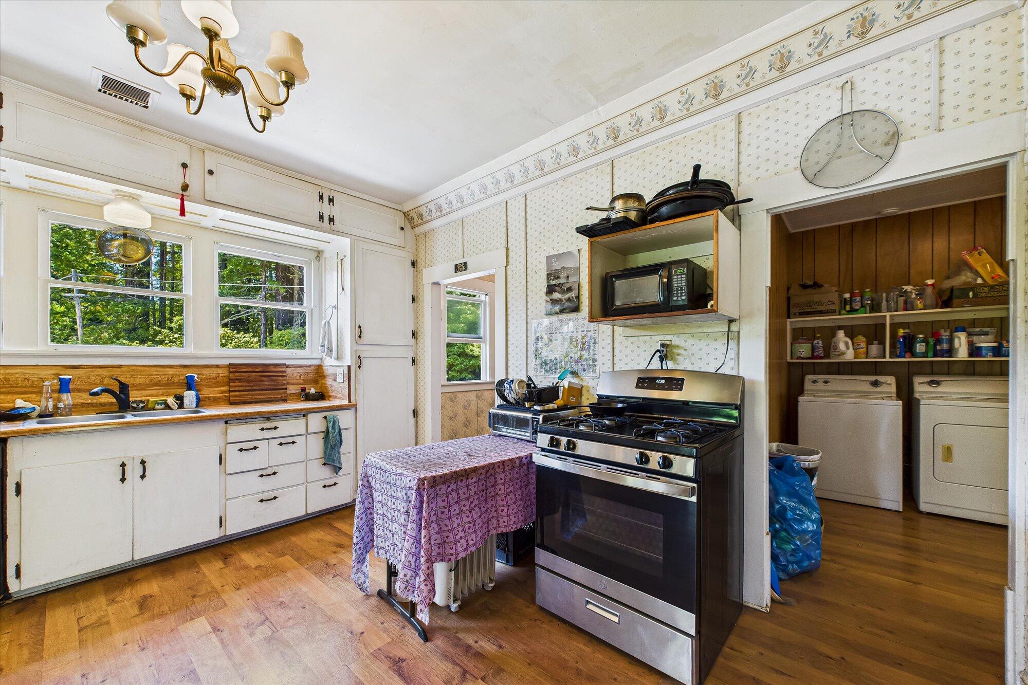 2481 Freshwater Road