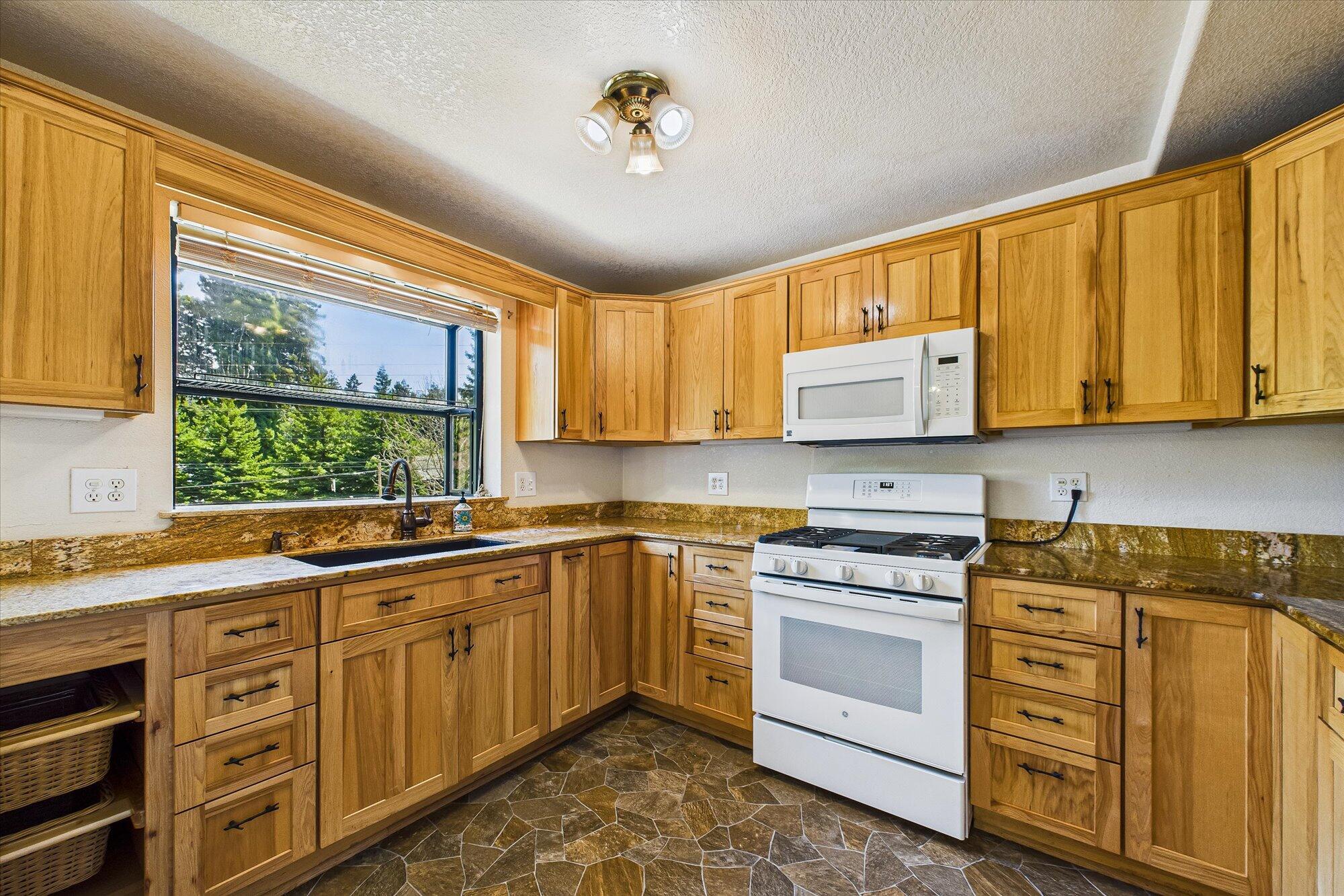 2481 Freshwater Road