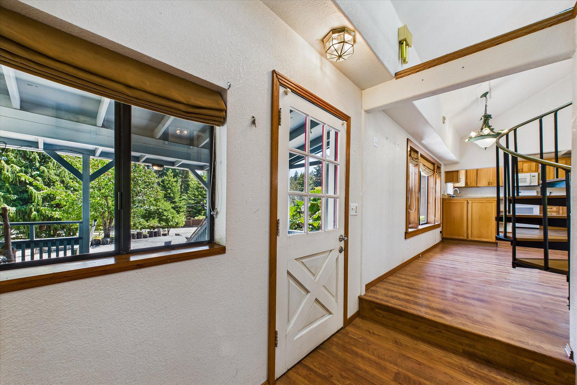2481 Freshwater Road