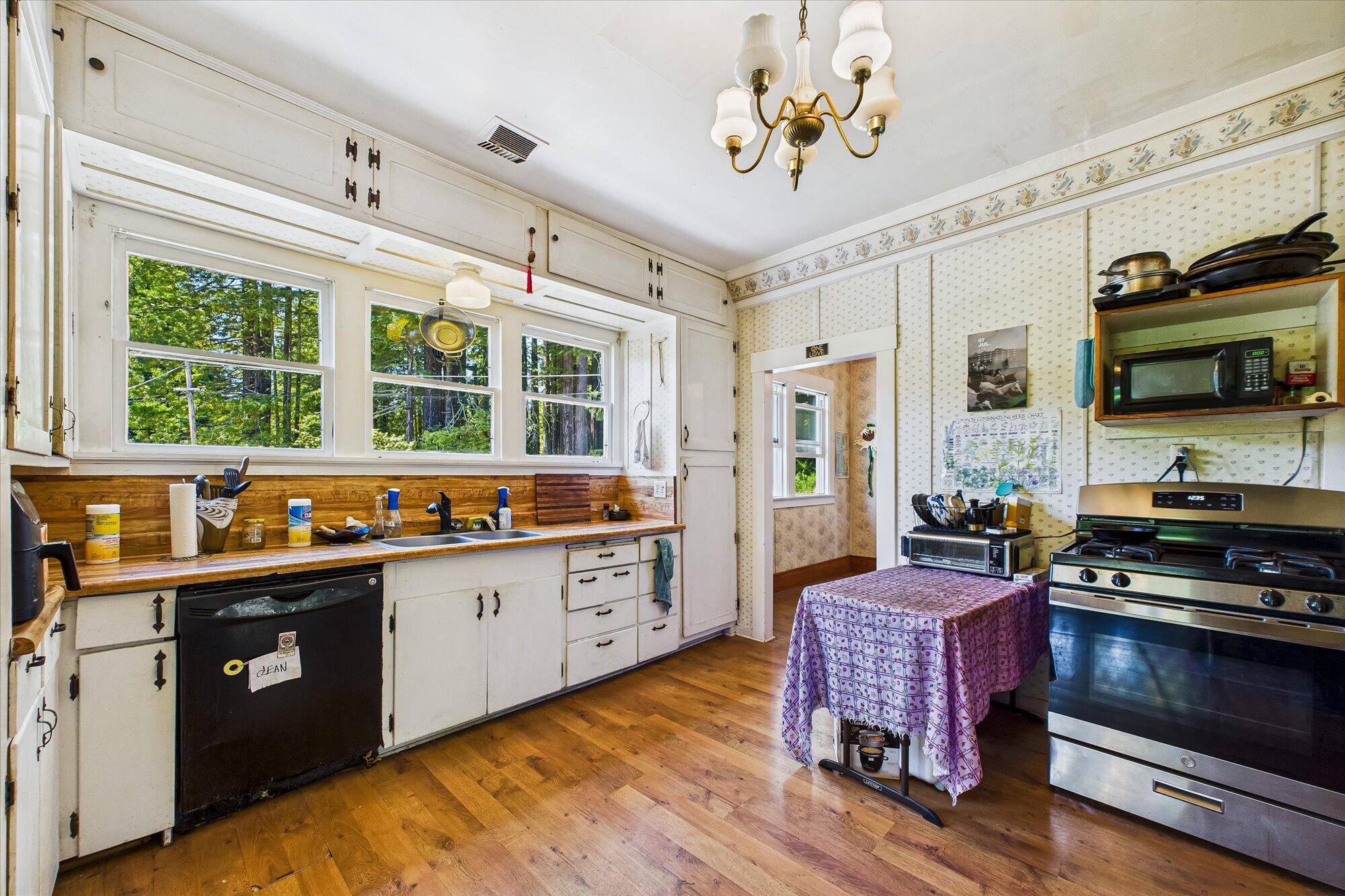 2481 Freshwater Road