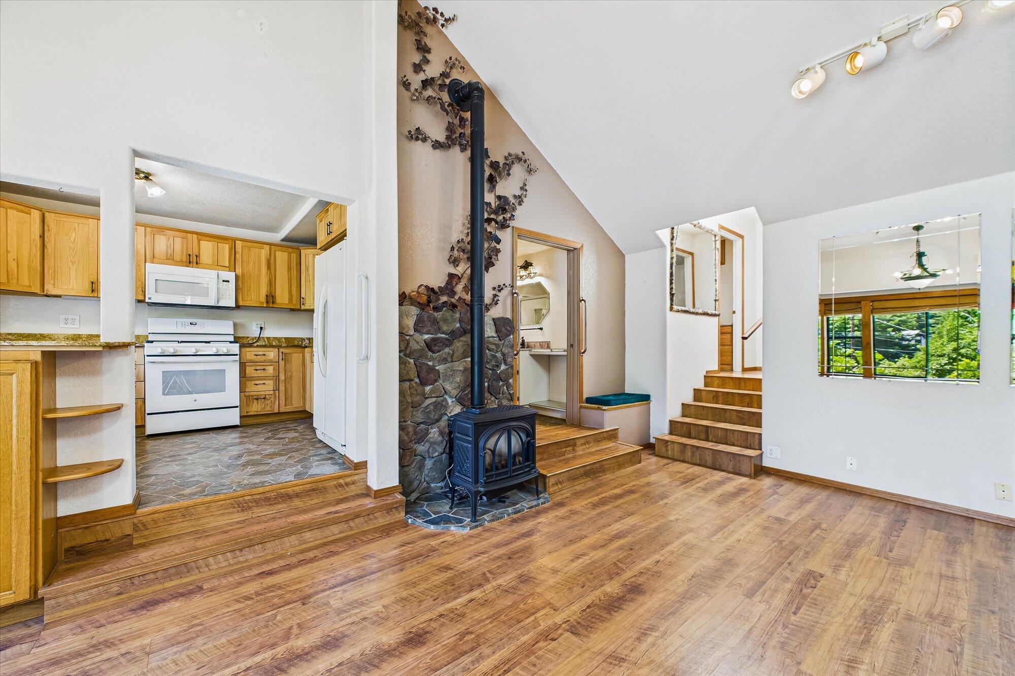 2481 Freshwater Road