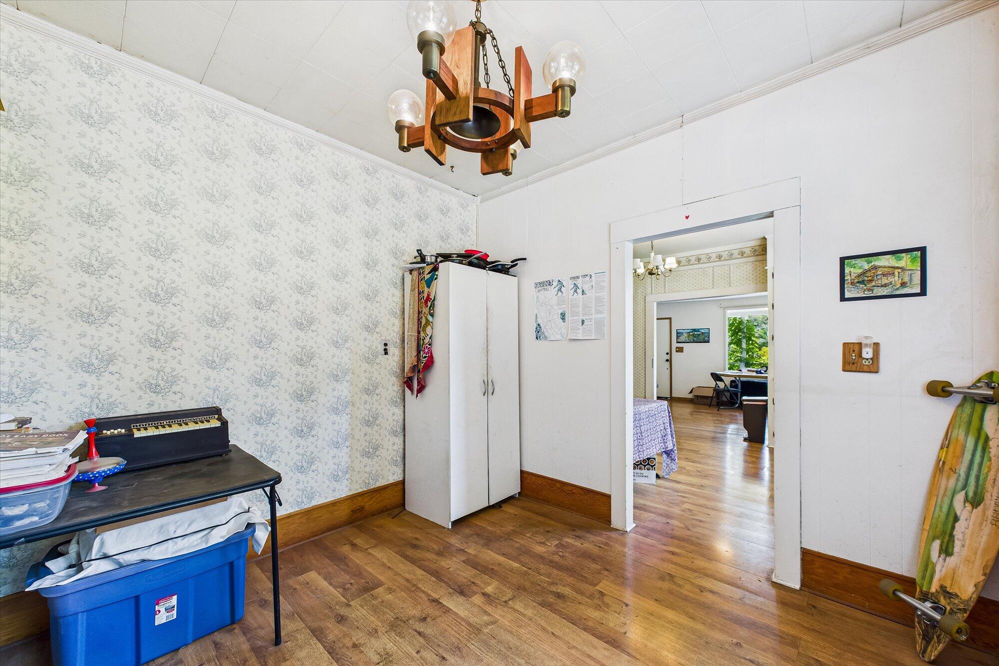 2481 Freshwater Road