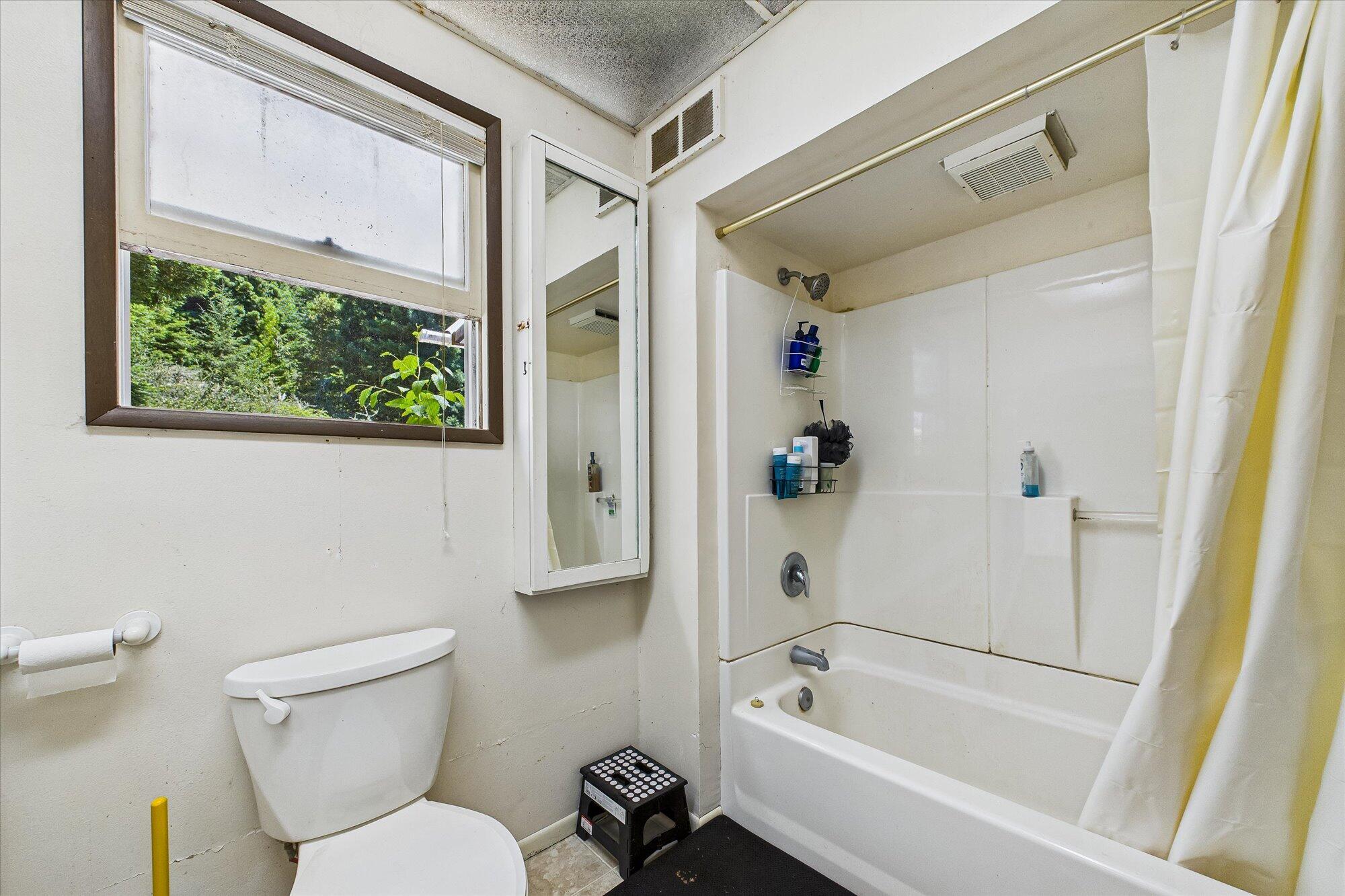 2481 Freshwater Road