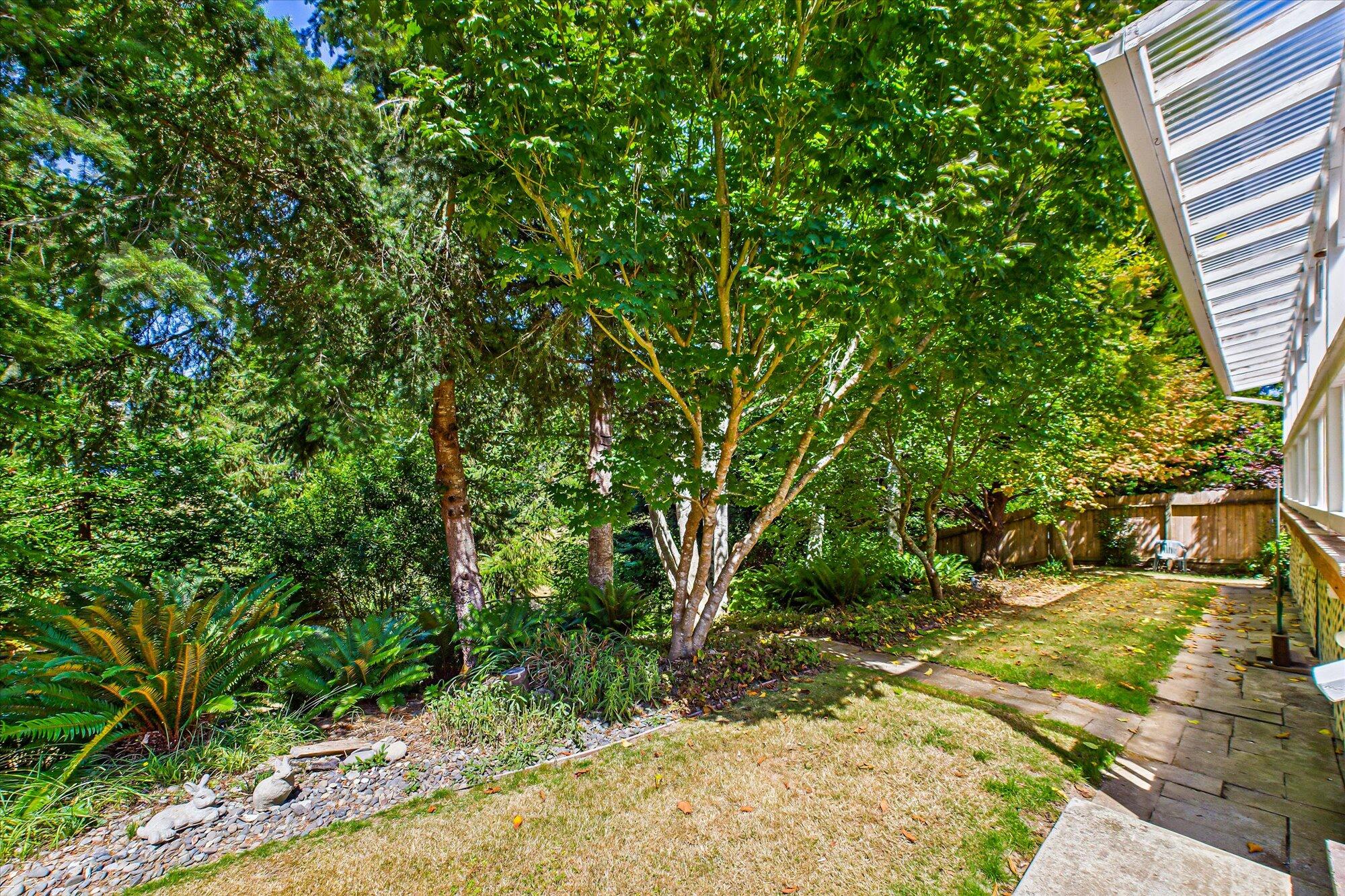 3995 Hillside Court