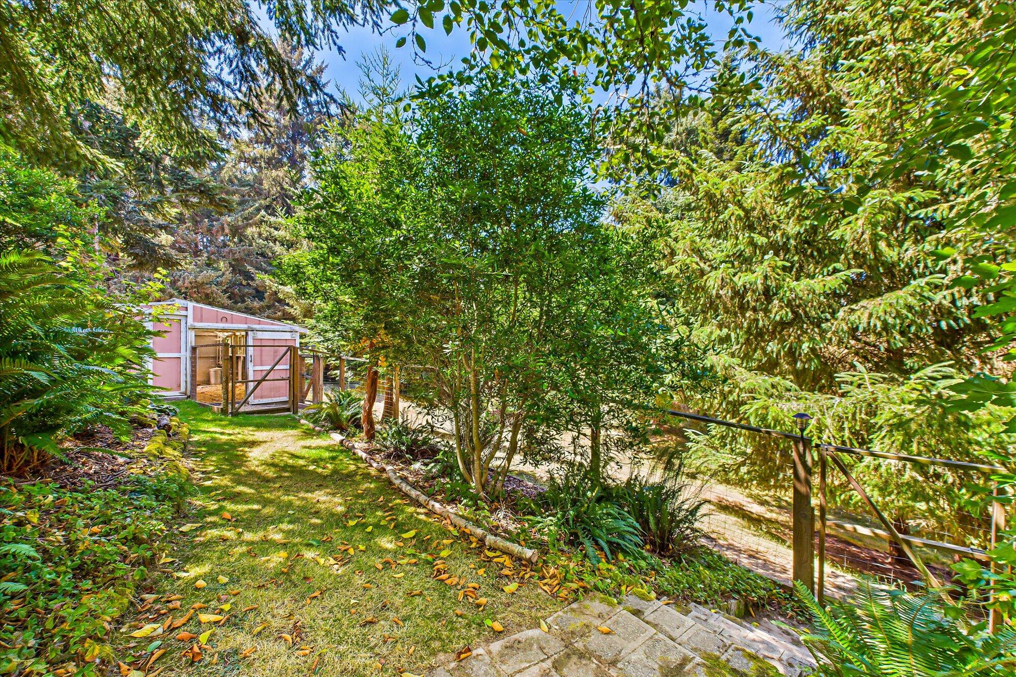3995 Hillside Court