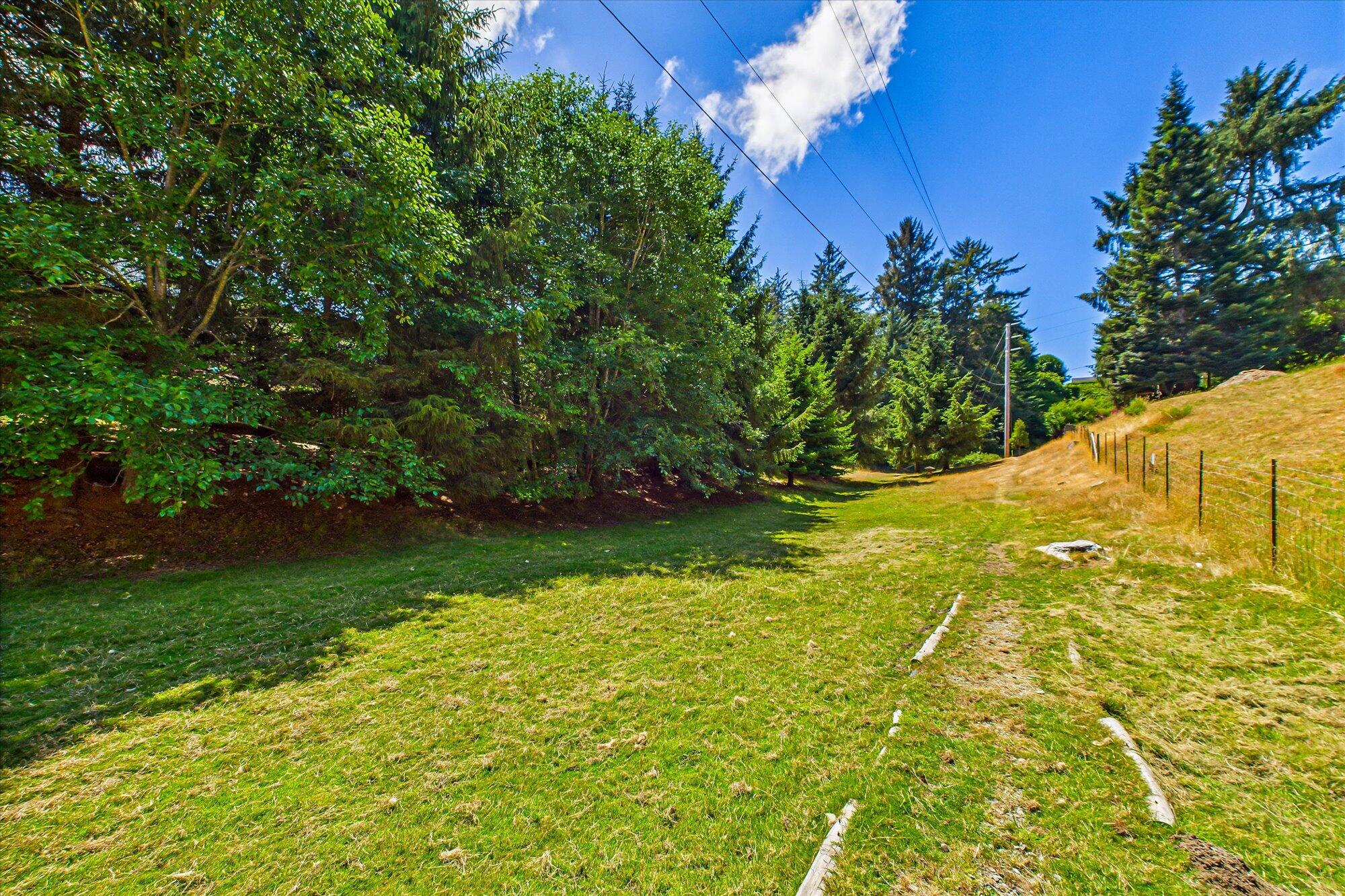 3995 Hillside Court