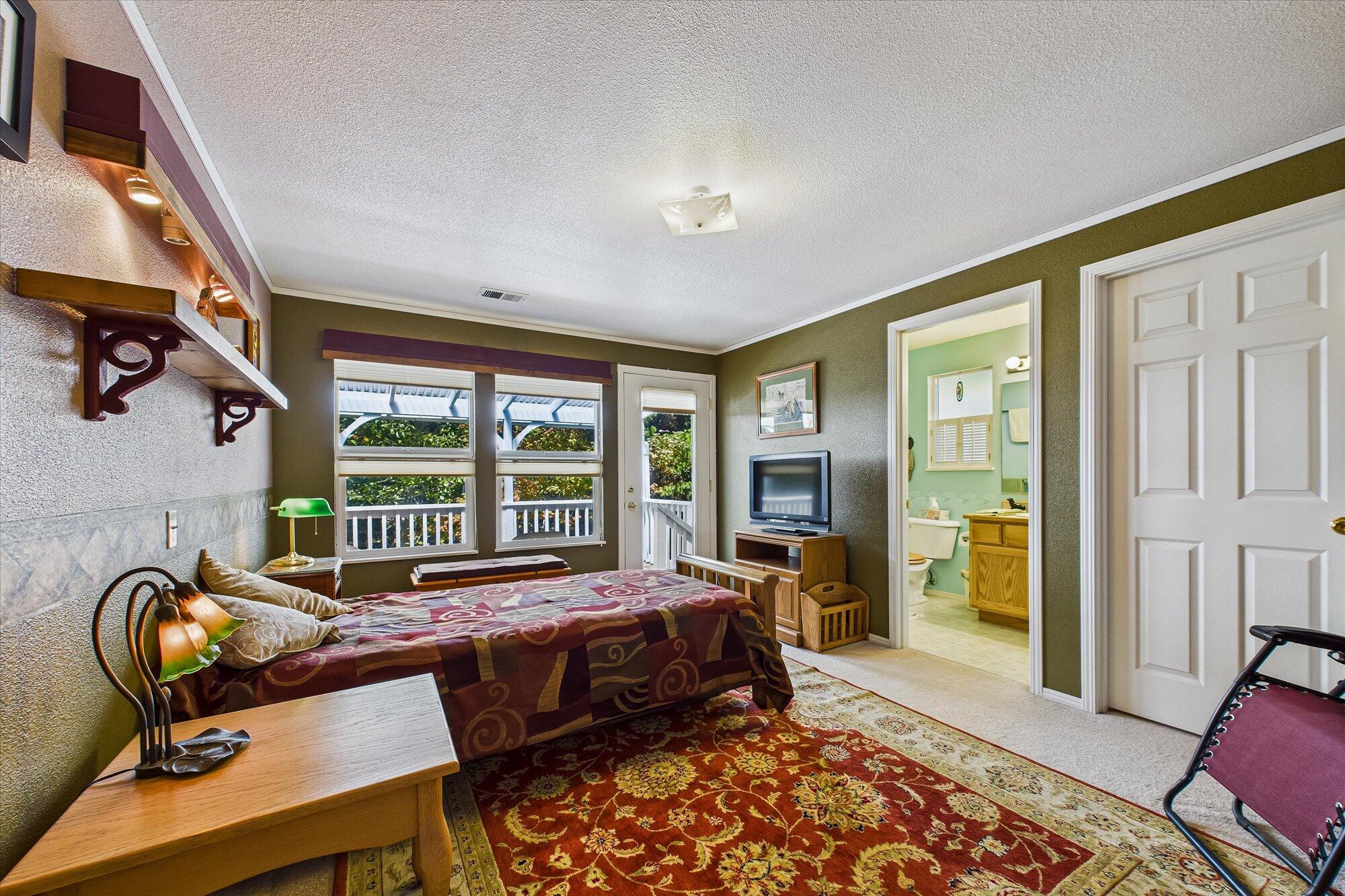 3995 Hillside Court