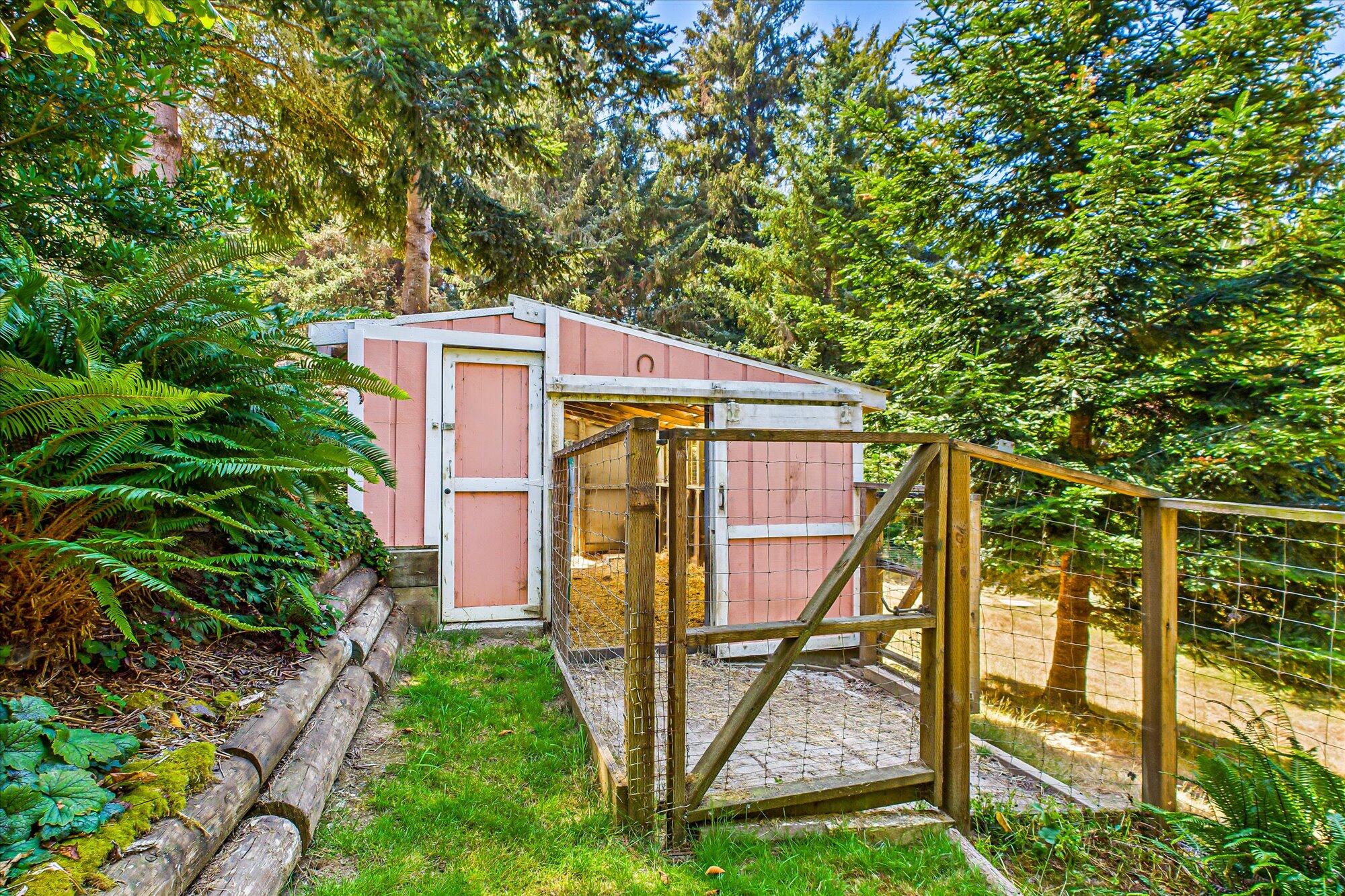 3995 Hillside Court