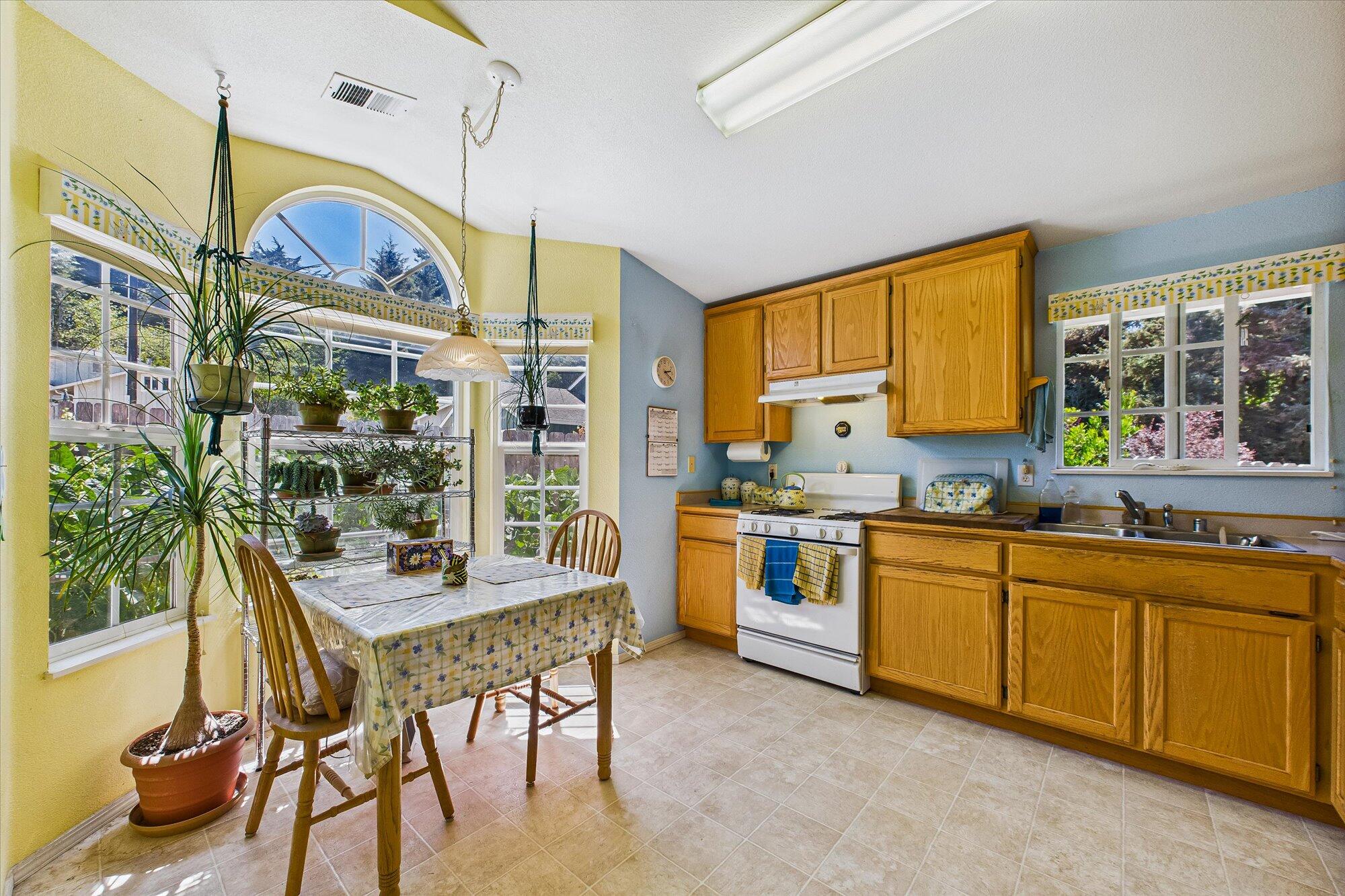 3995 Hillside Court